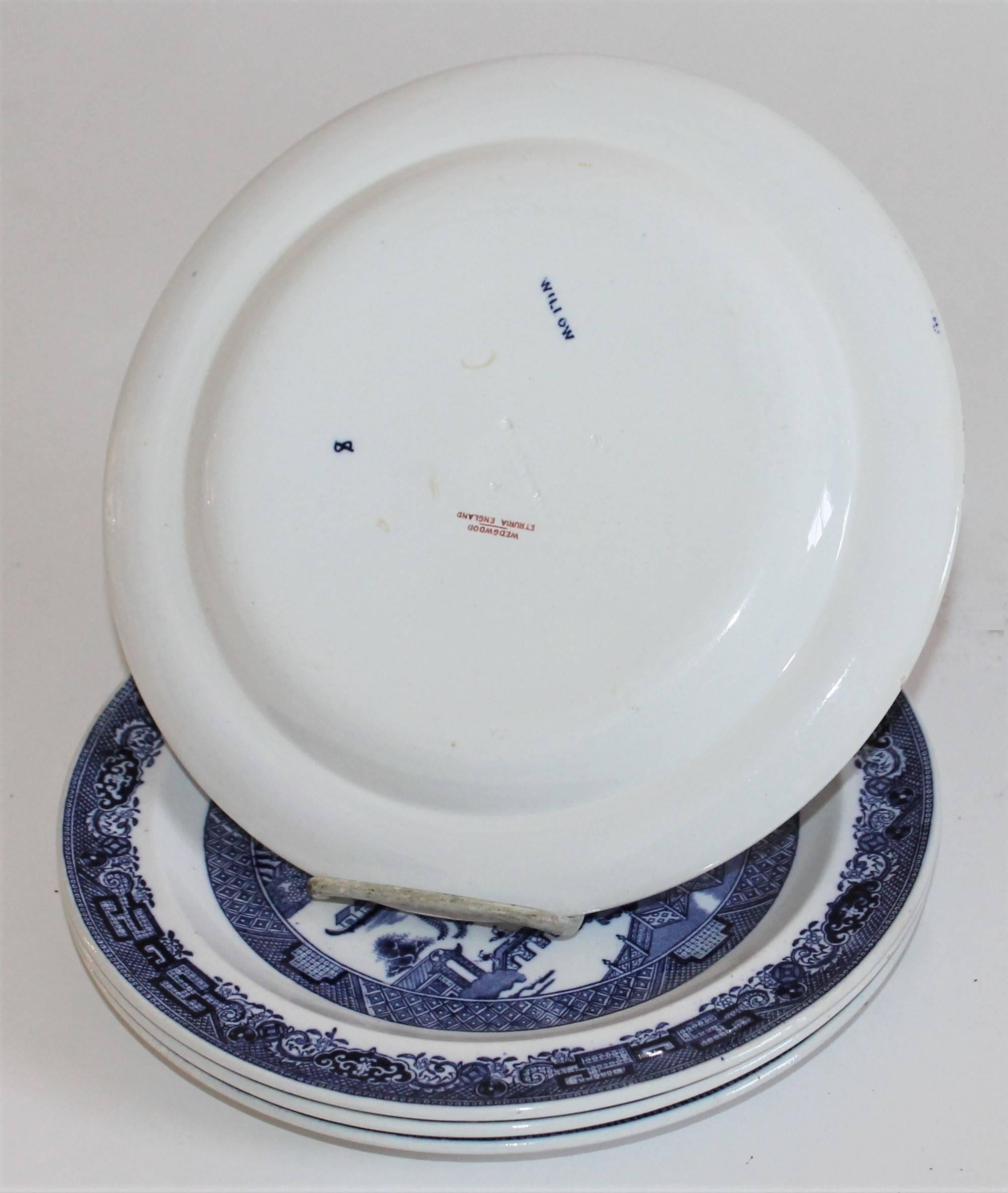 English Set of Four 19th Century Wedgewood Blue Willow Plates