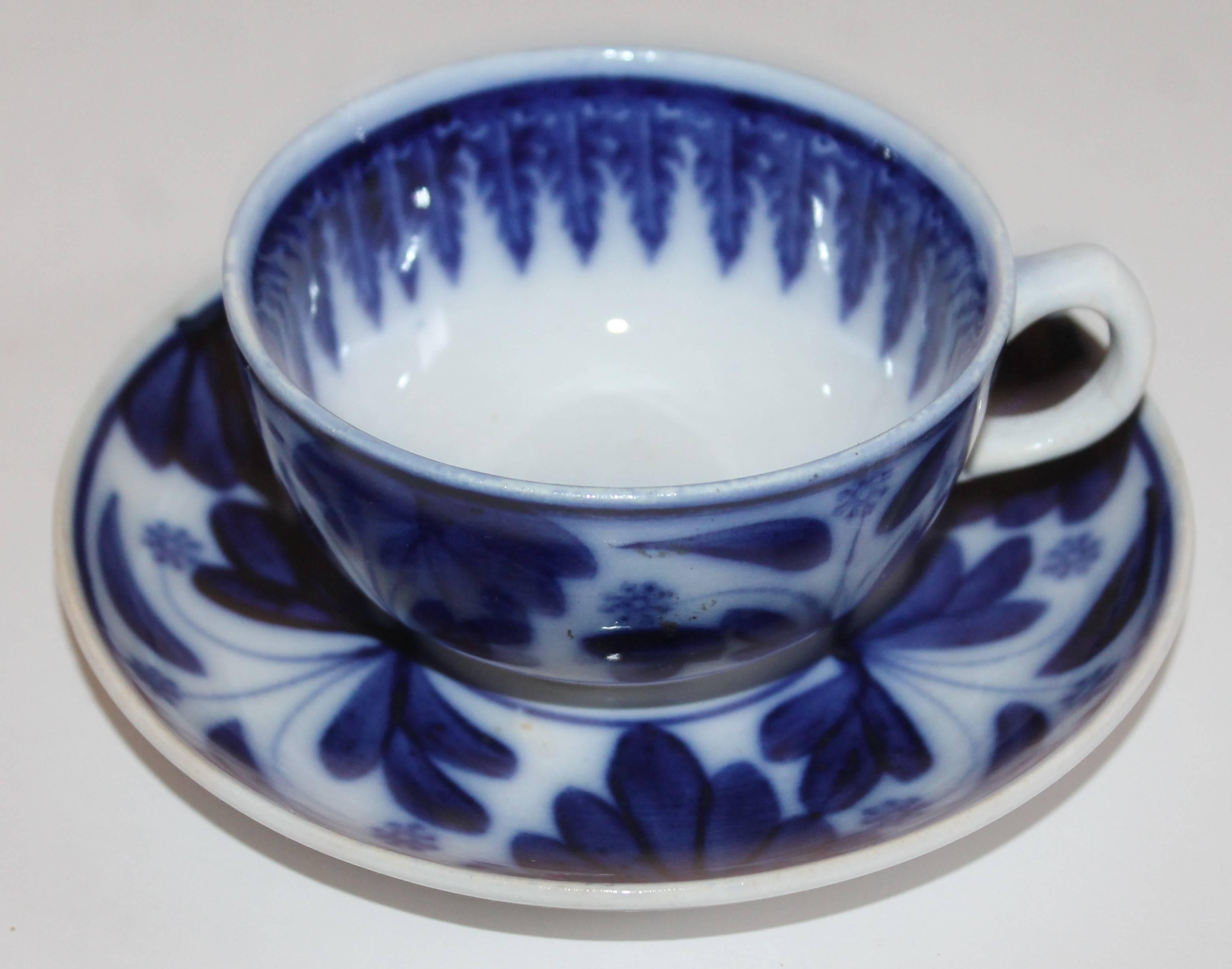 European 19th Century Spinach Leaf Flow Blue Spatter Ware For Sale