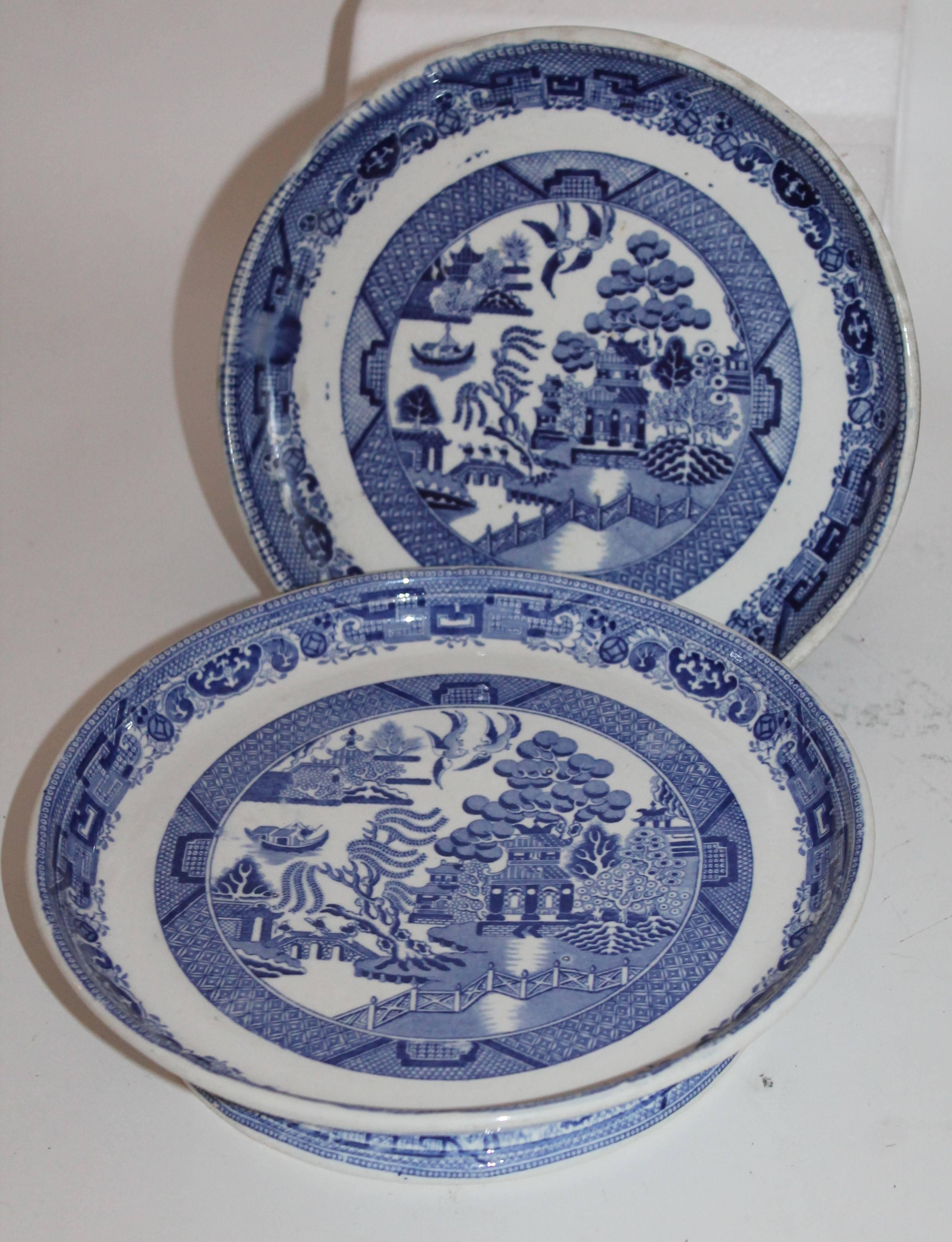 blue willow plastic plates