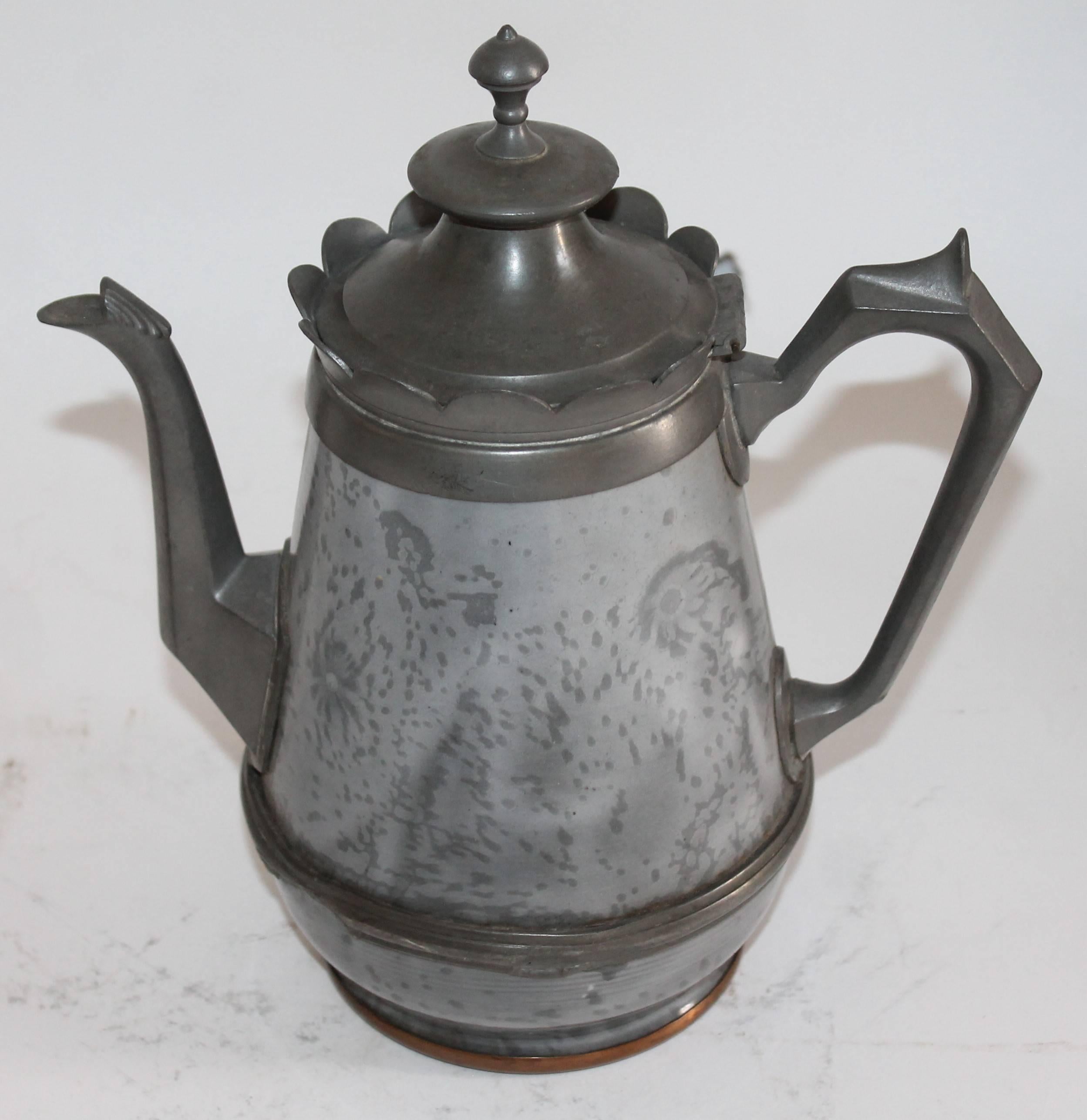 Sammlung seltener Gänsehalskaffeekannen aus Granit und Zinn aus dem 19. Jahrhundert (Handgefertigt) im Angebot