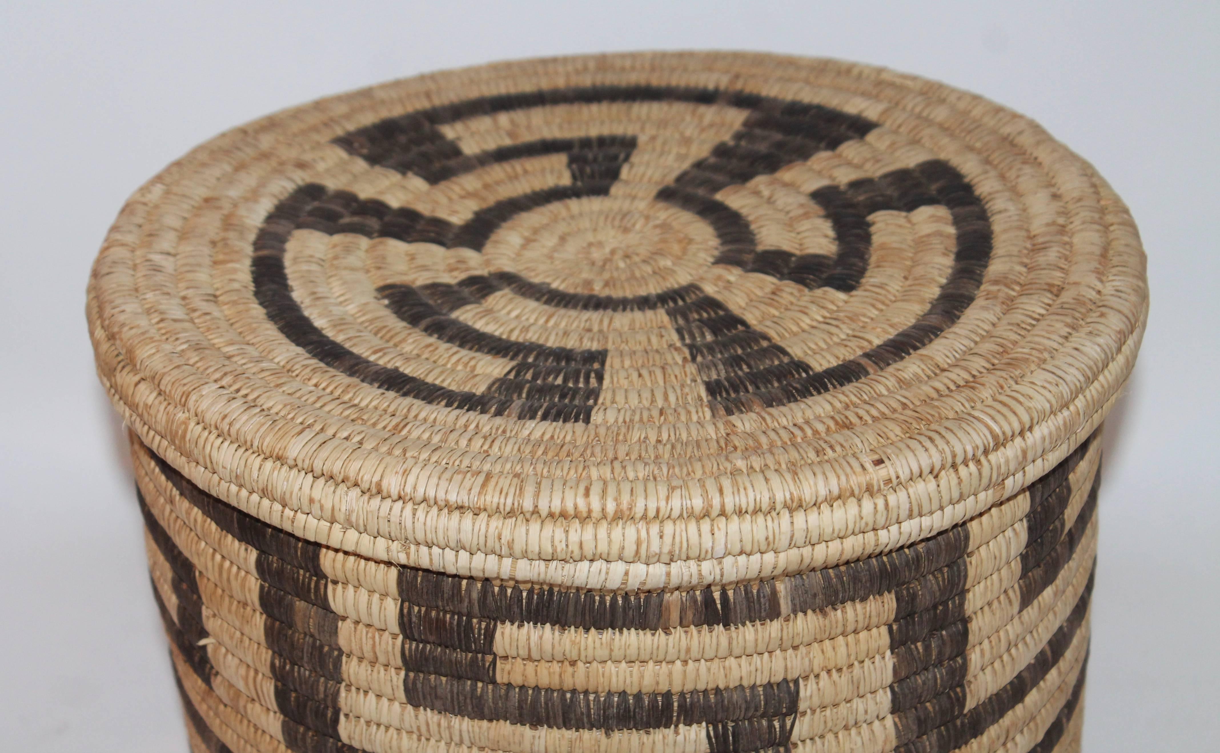 This fine handwoven Papago Indian basket if in fine condition with minor wear to rim, very little does not detract from the beauty. These larger size baskets are much more rare or even very hard to find in such good condition.