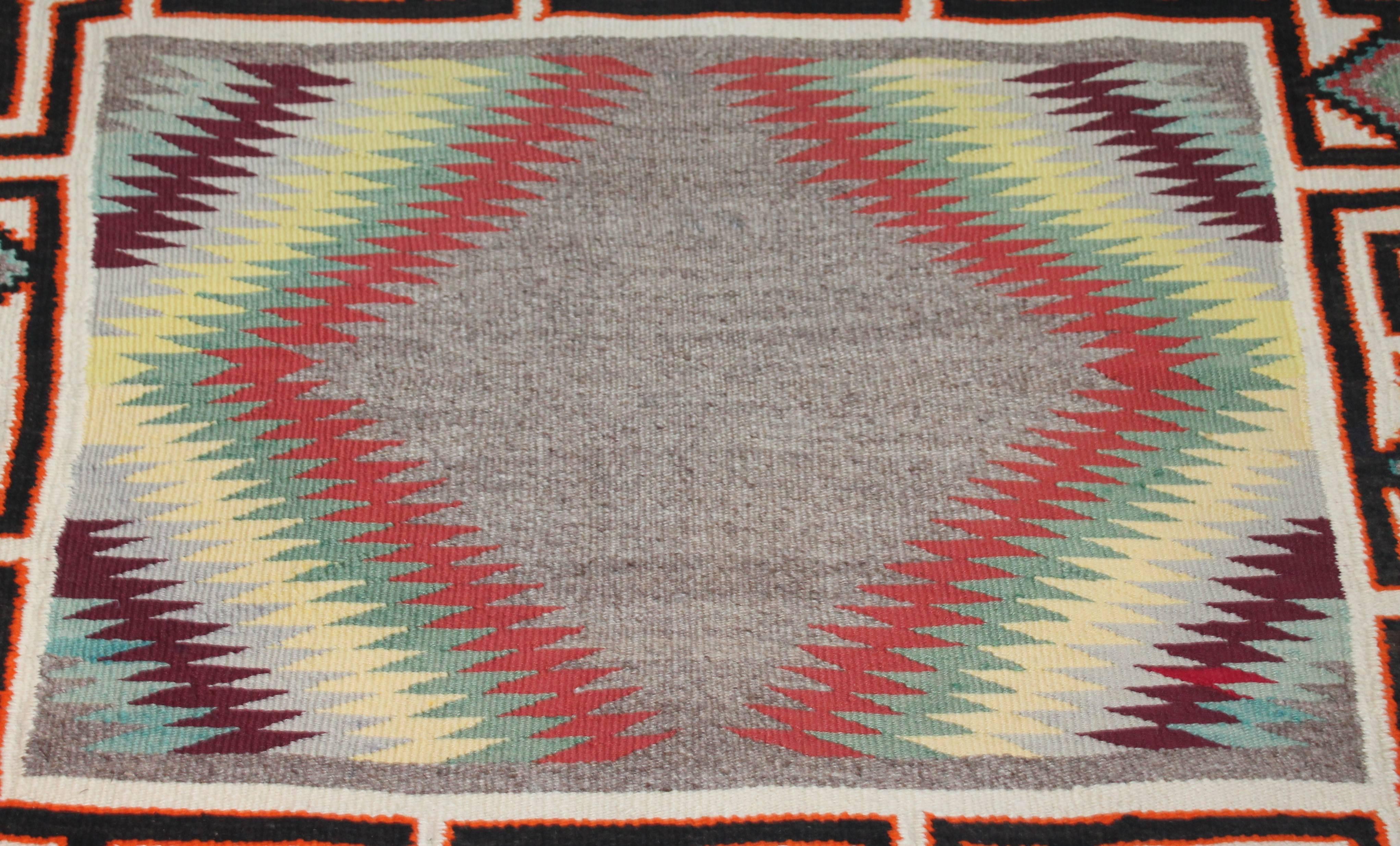 Rare Early 20th Century Tees Nos Pos Navajo Indian Weaving In Excellent Condition In Los Angeles, CA