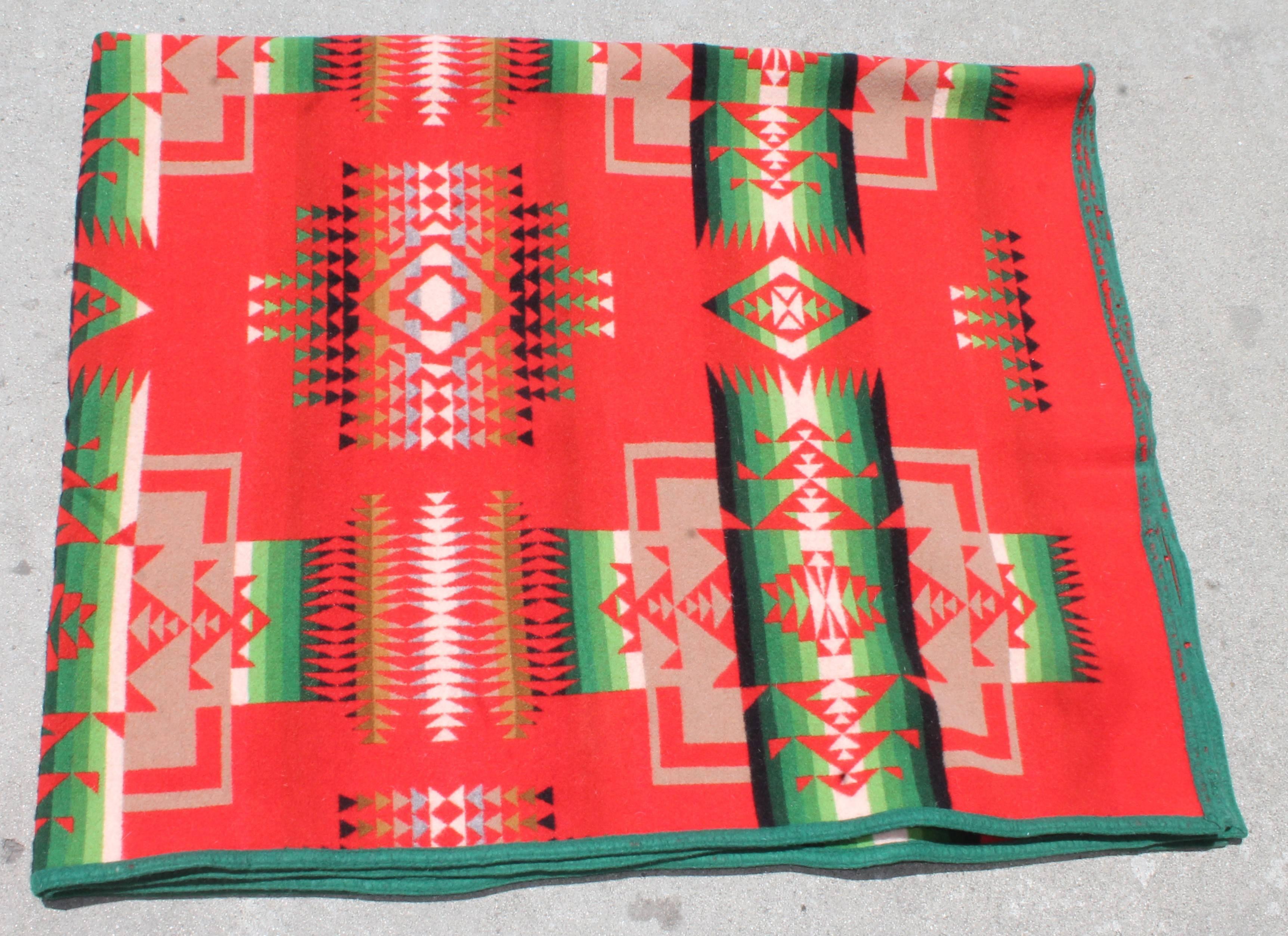 Amazing Pendleton Indian Design Camp Blanket In Excellent Condition In Los Angeles, CA