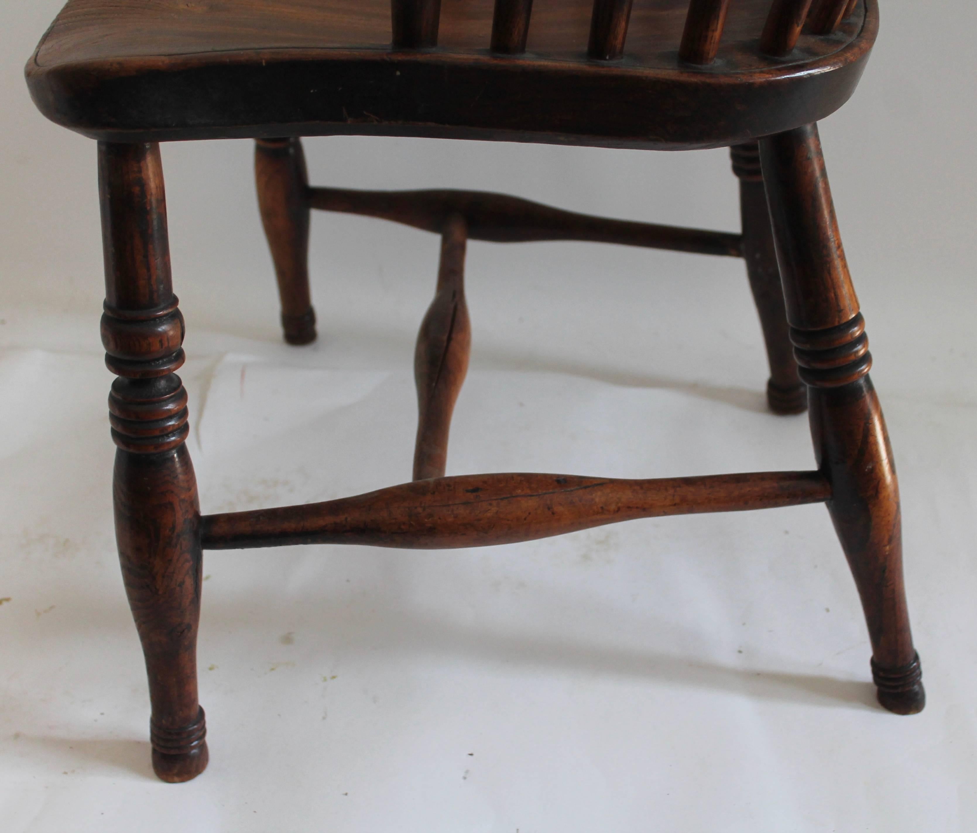 American Early 19th Century English Windsor Chair with Star Back Splash