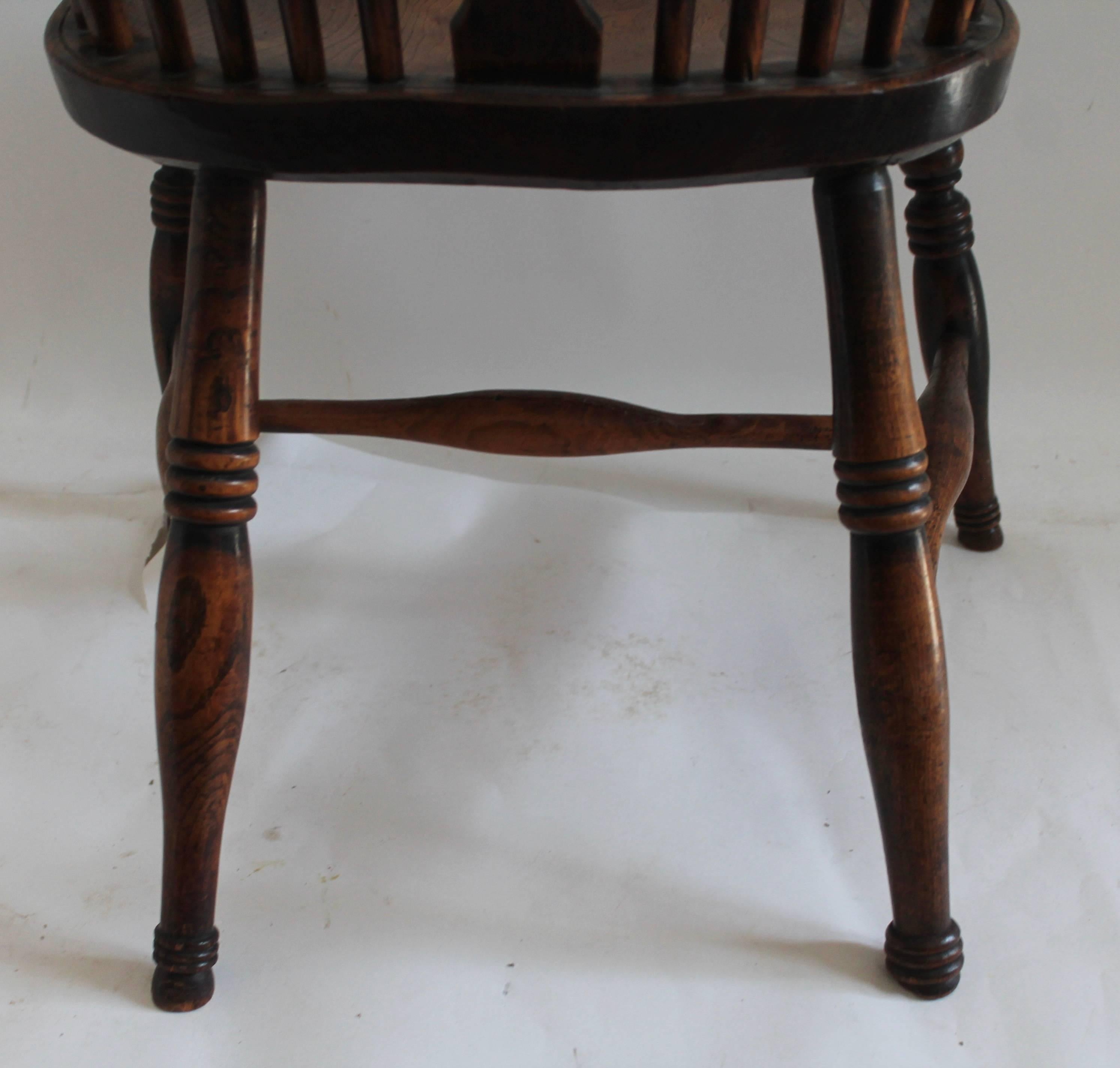 Early 19th Century English Windsor Chair with Star Back Splash In Good Condition In Los Angeles, CA