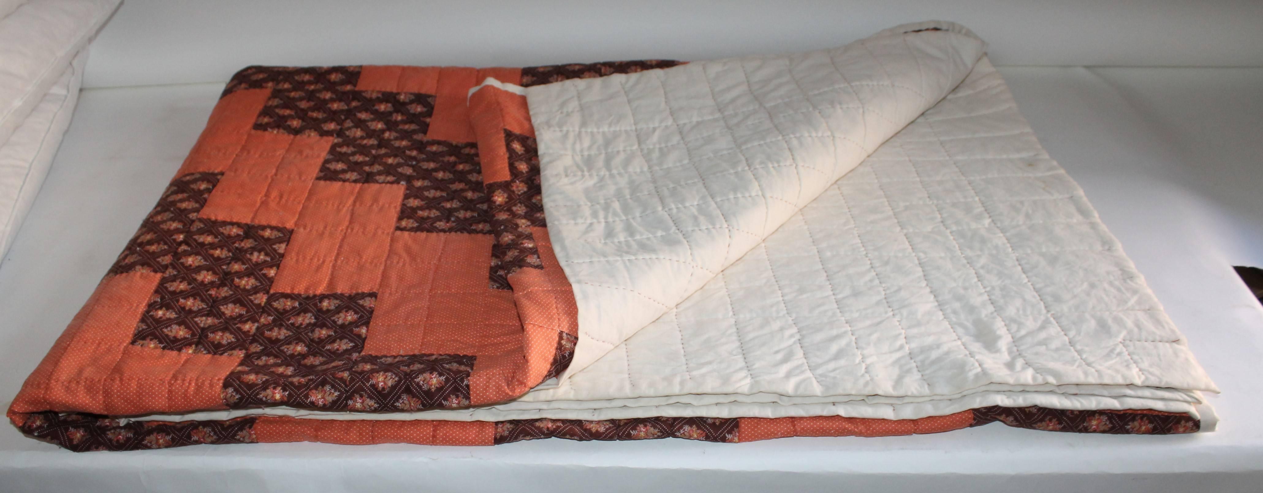 20th Century Handmade Quilt In Good Condition For Sale In Los Angeles, CA