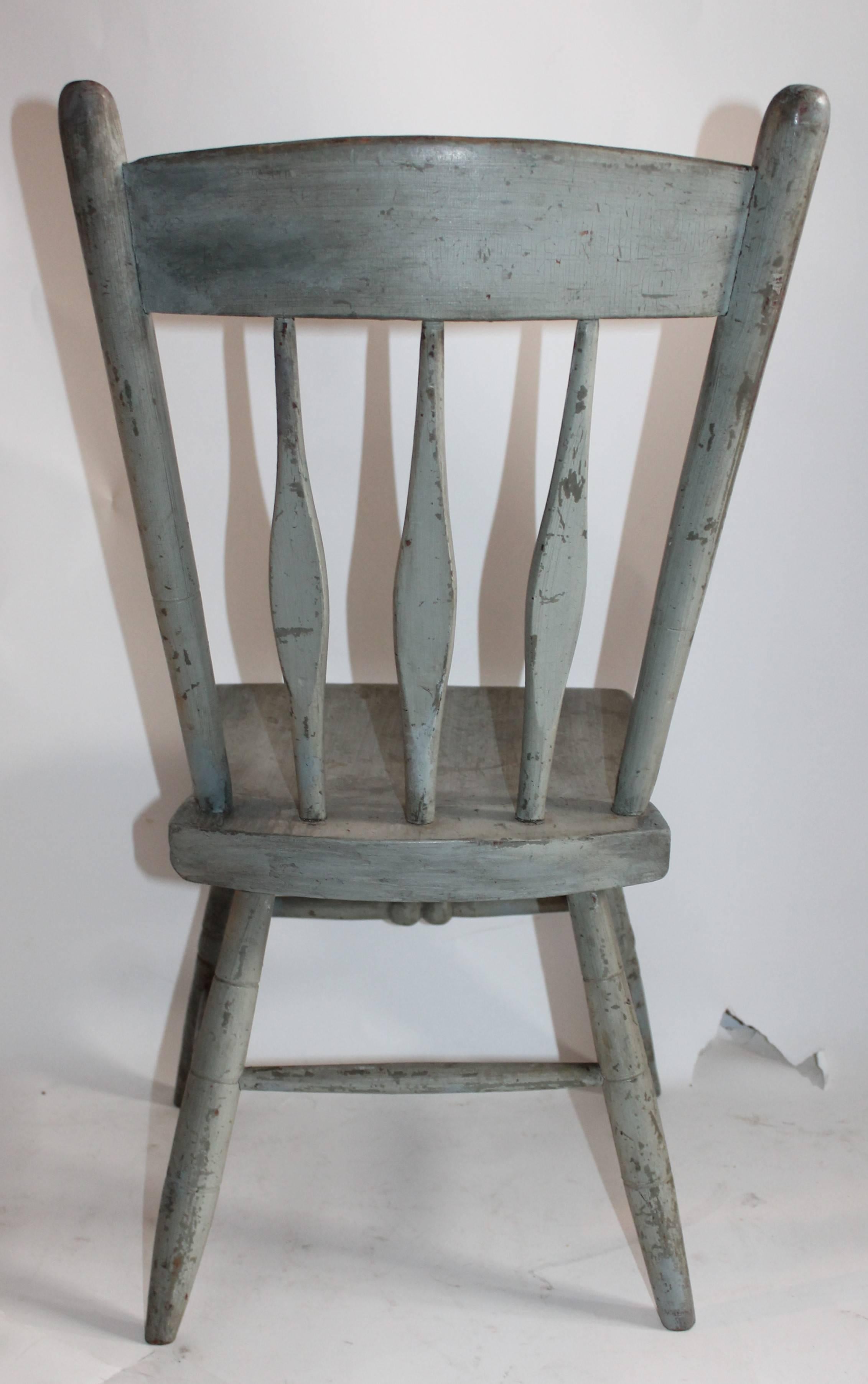 Original bemalter Windor-Kinderstuhl aus Neuengland, 19. Jahrhundert (Land) im Angebot