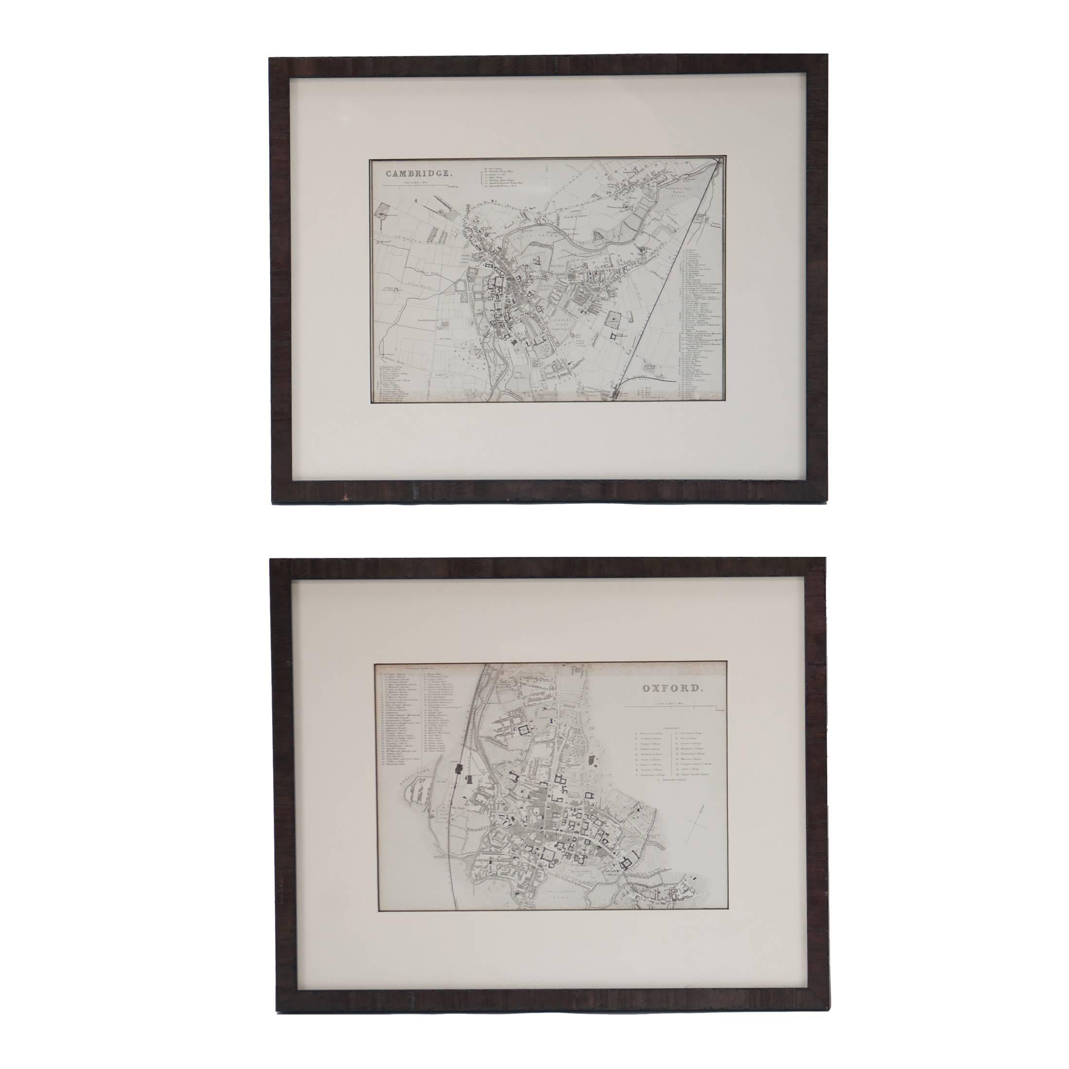 Paire de cartes anglaises encadrées du milieu du 19ème siècle représentant Oxford et Cambridge en vente