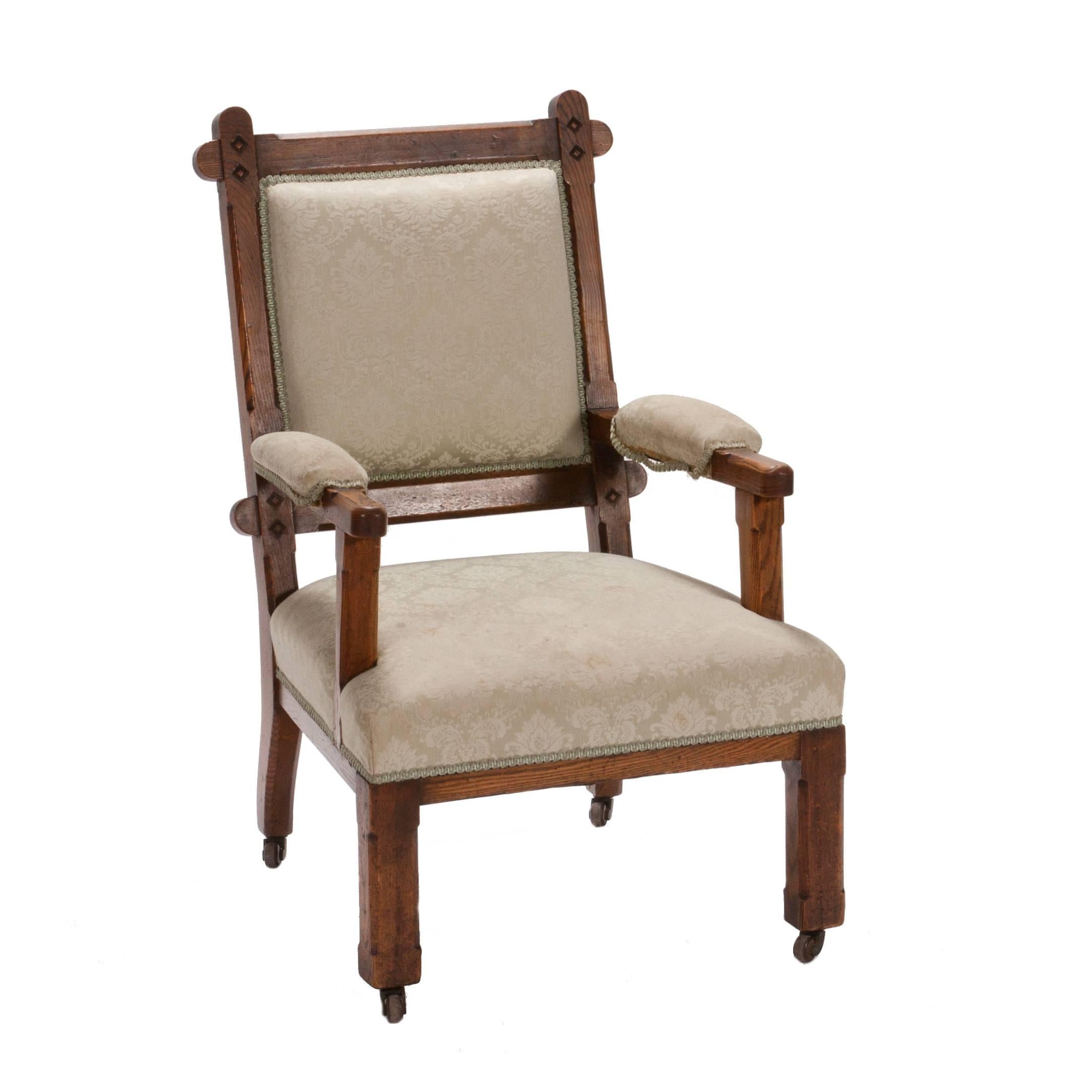 Early 20th Century English Arts and Crafts Oak Chair