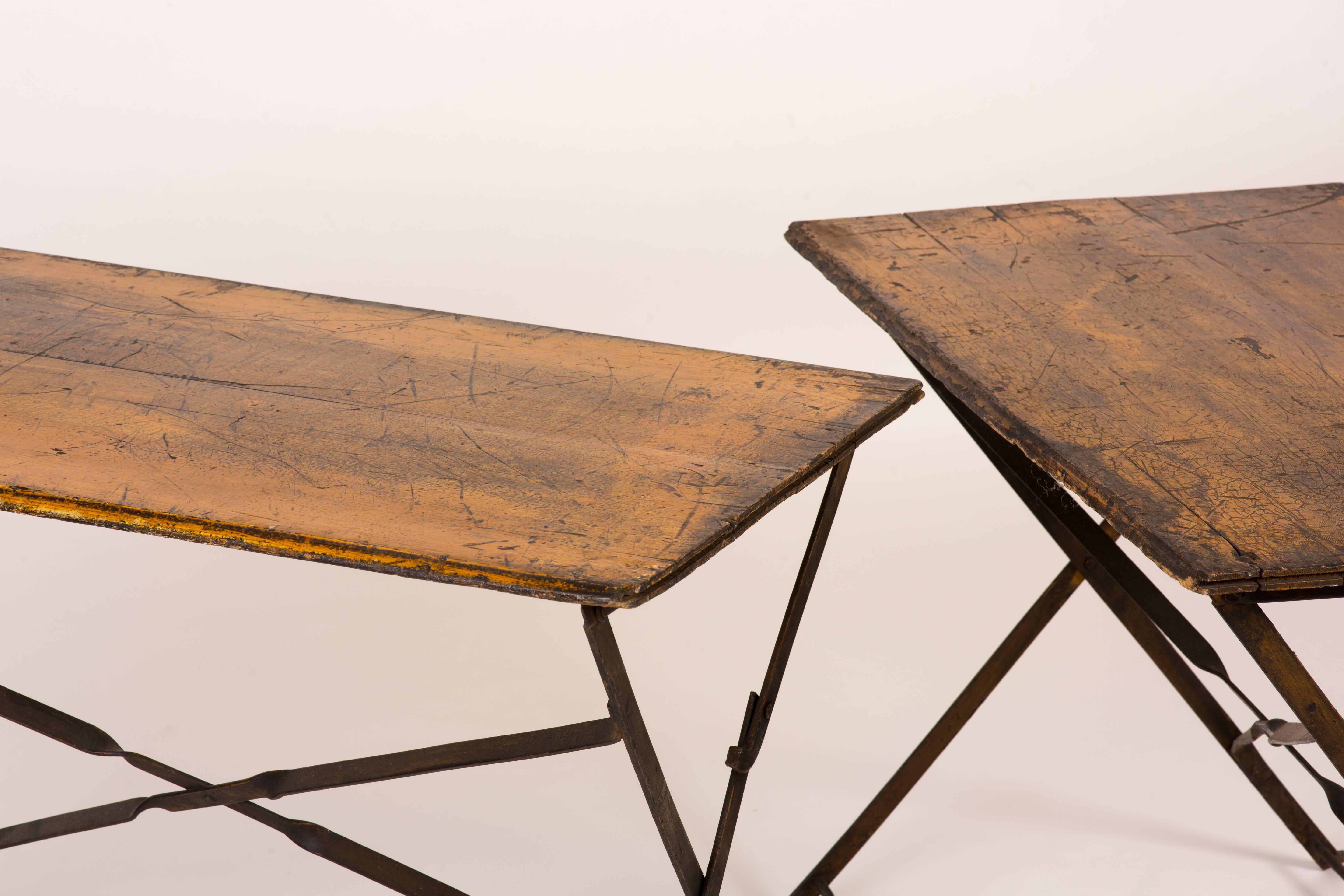 Pair of Early 20th Century British Campaign Wood and Iron Folding Tables  In Good Condition In Los Angeles, CA