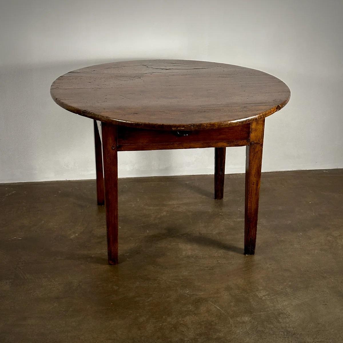 Circular French Centre Table In Good Condition For Sale In Los Angeles, CA