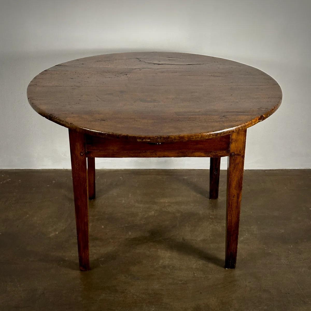 Circular French Centre Table For Sale 2