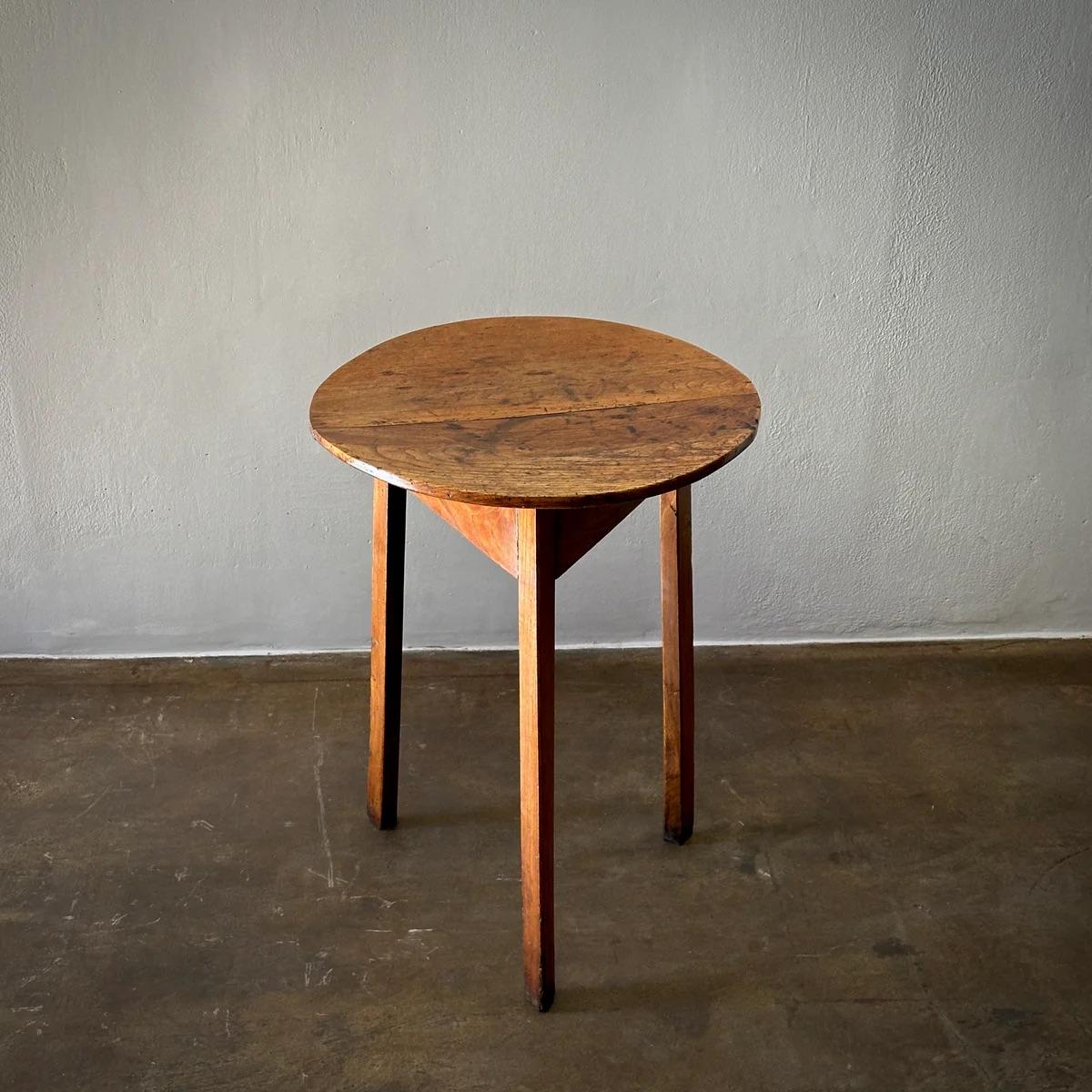 Anglais Petit  Table de cricket anglaise en vente
