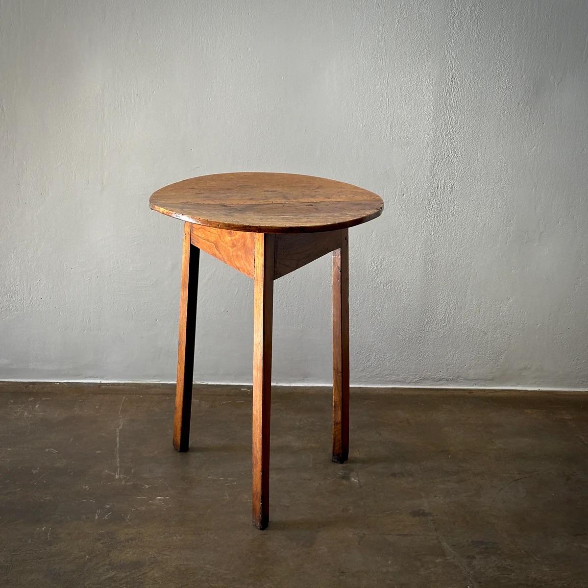 Petit  Table de cricket anglaise en vente 1