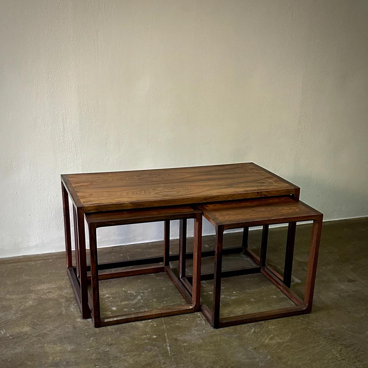 Tables basses et tables d'appoint en vente 6