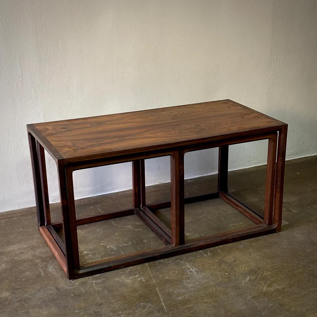 Tables basses et tables d'appoint en vente 5