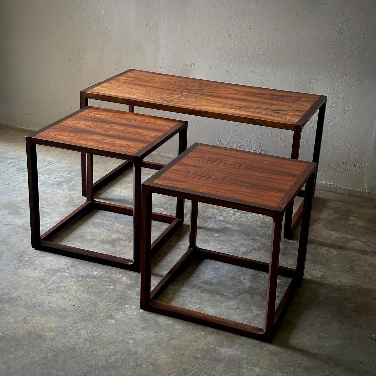 Tables basses et tables d'appoint en vente 4