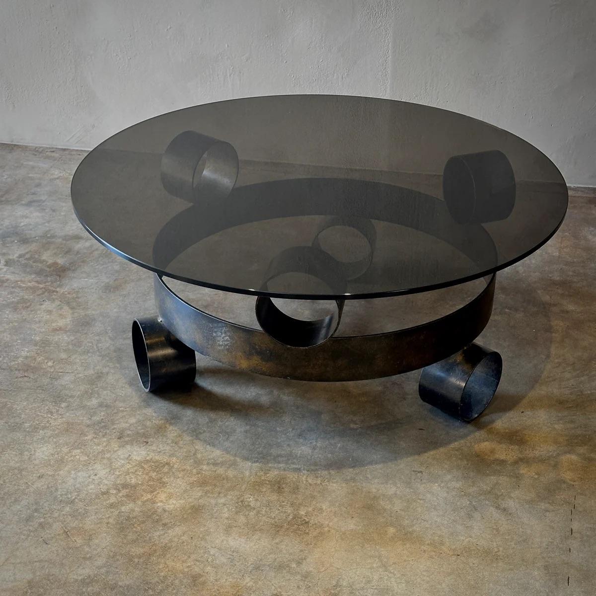 Table basse en fer brutaliste en vente 6