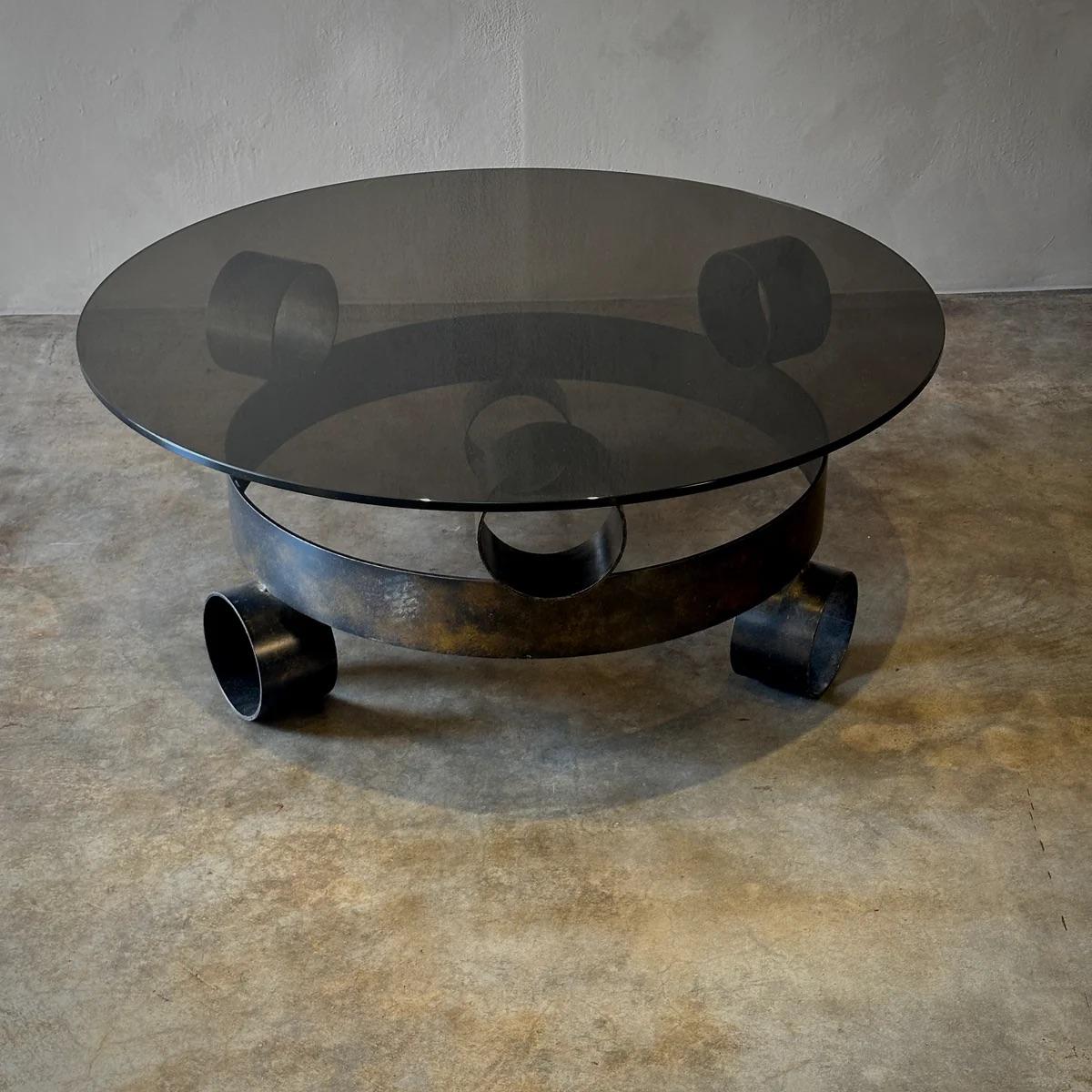 Table basse en fer brutaliste en vente 5