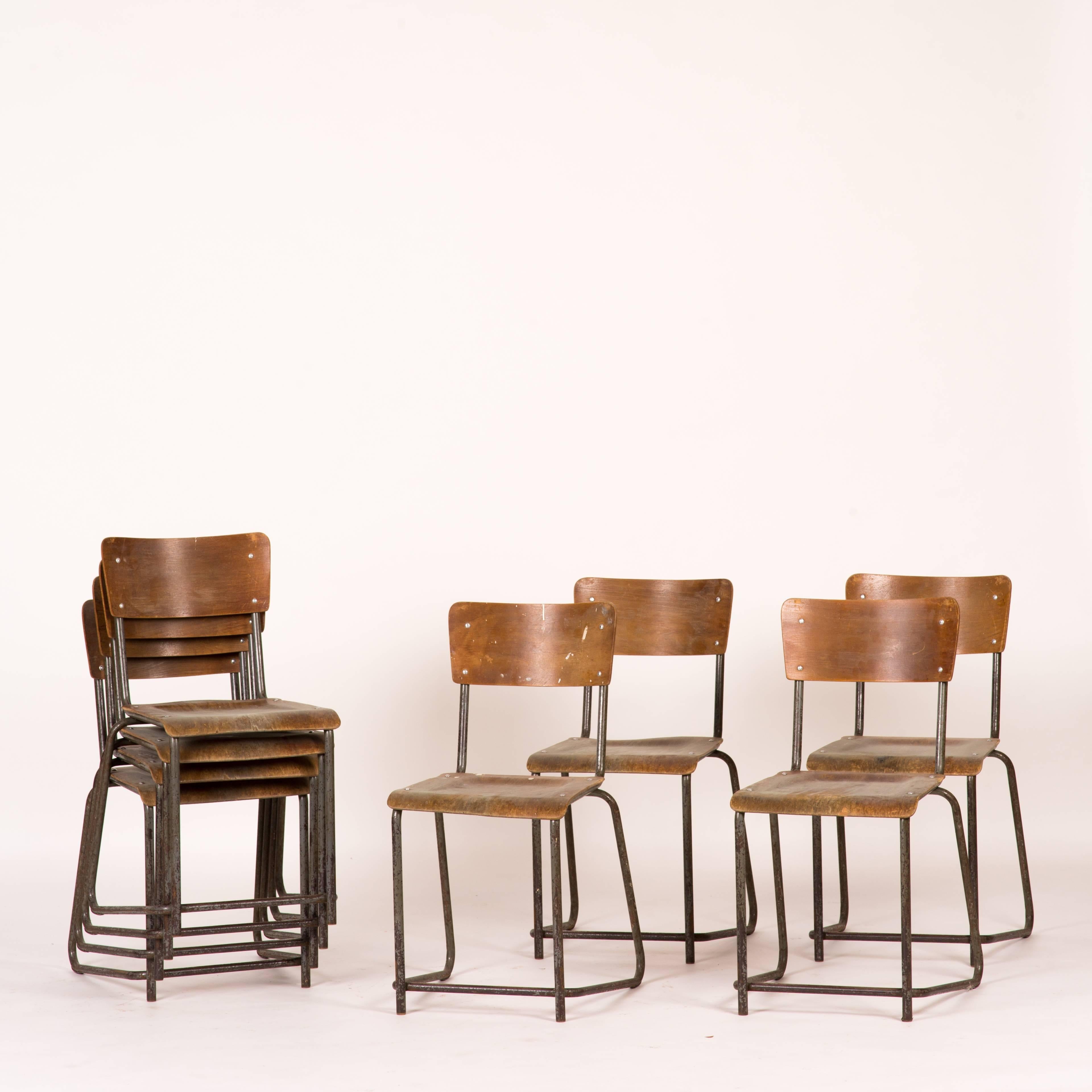 XX secolo Set di 4 sedie da pranzo in legno e metallo dell'Inghilterra degli anni '30 in vendita