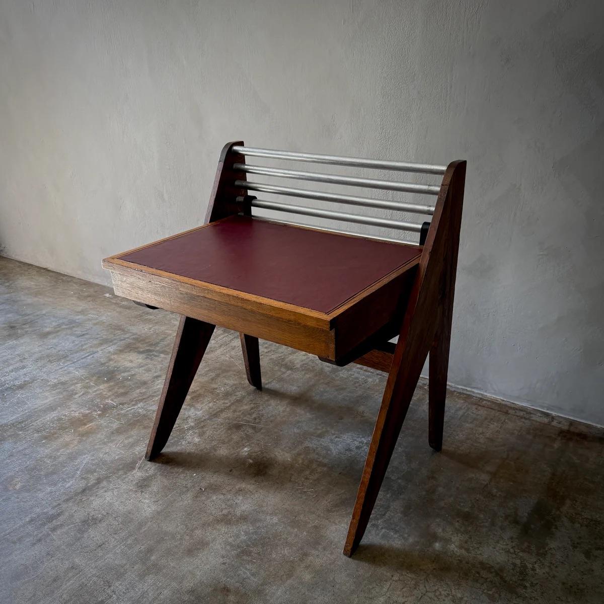 Bureau réglable Bon état - En vente à Los Angeles, CA