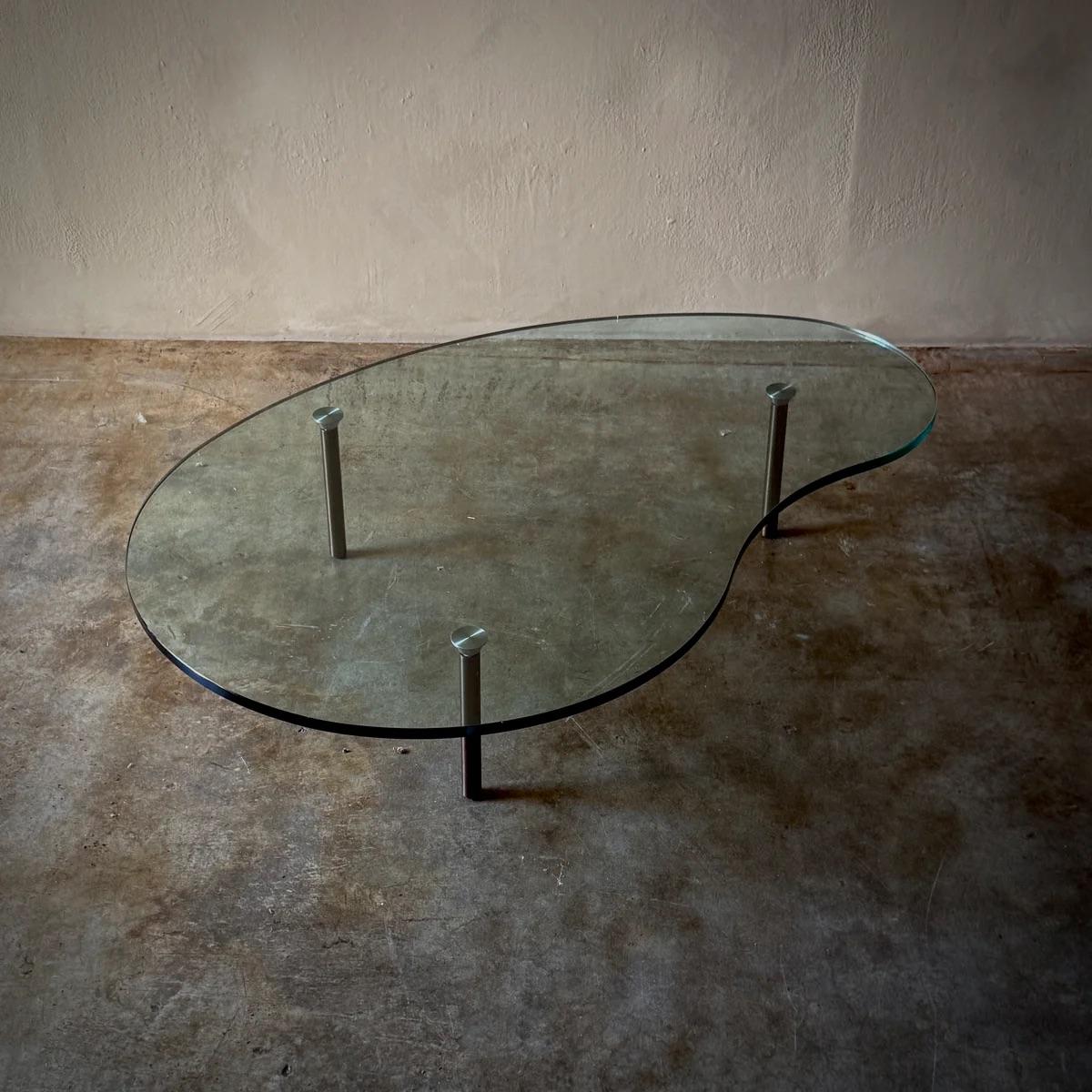 Glass Coffee Table In Good Condition For Sale In Los Angeles, CA