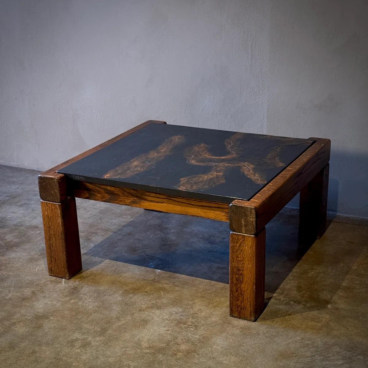 Coffee Table In Good Condition For Sale In Los Angeles, CA