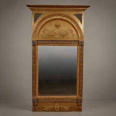 Specchio con leoni in legno dorato in stile gustaviano, cornice smussata, Svezia, 1800 circa