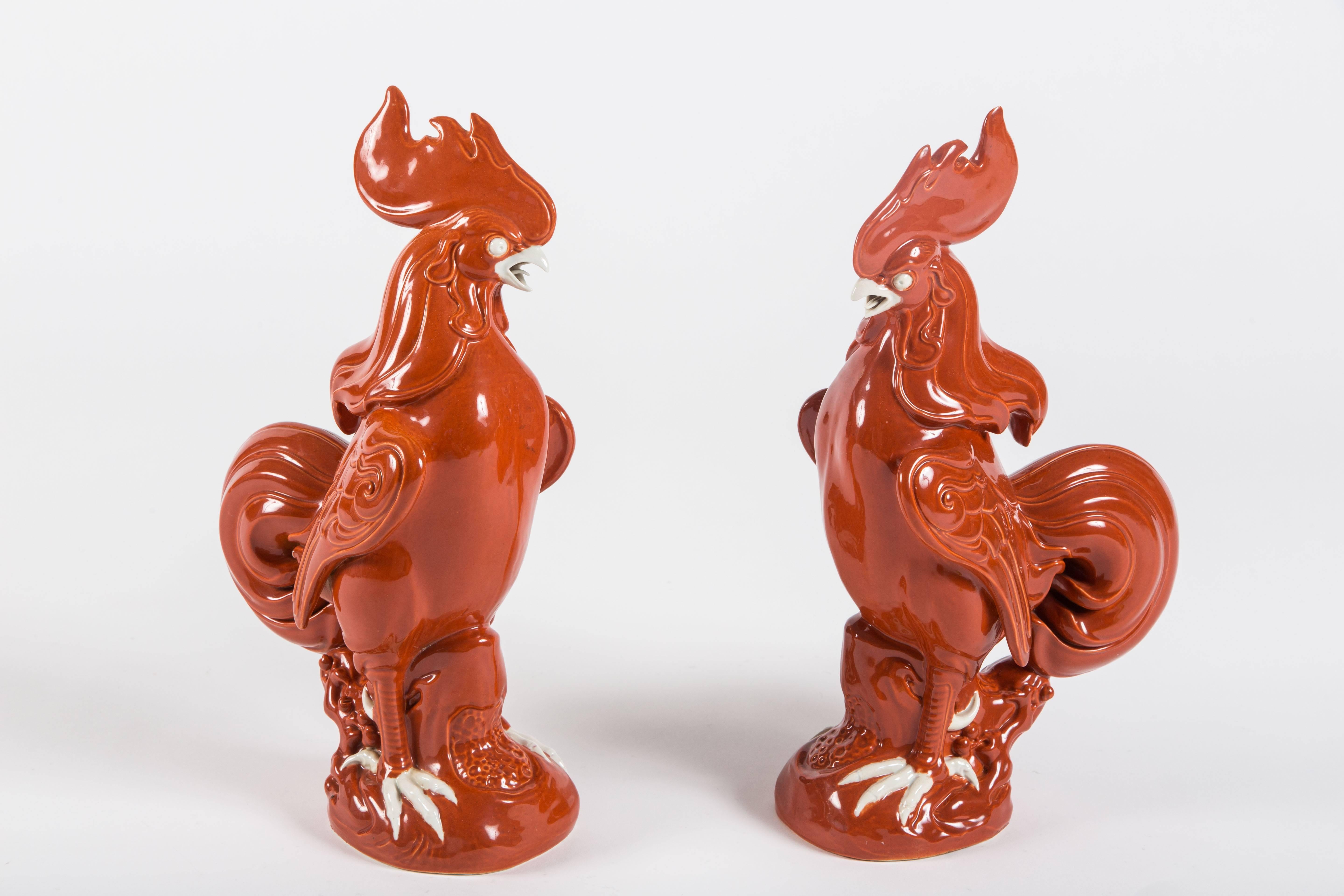 20th Century Pair of Stylized Chinese Export Porcelain Roosters in Cinnabar Glaze