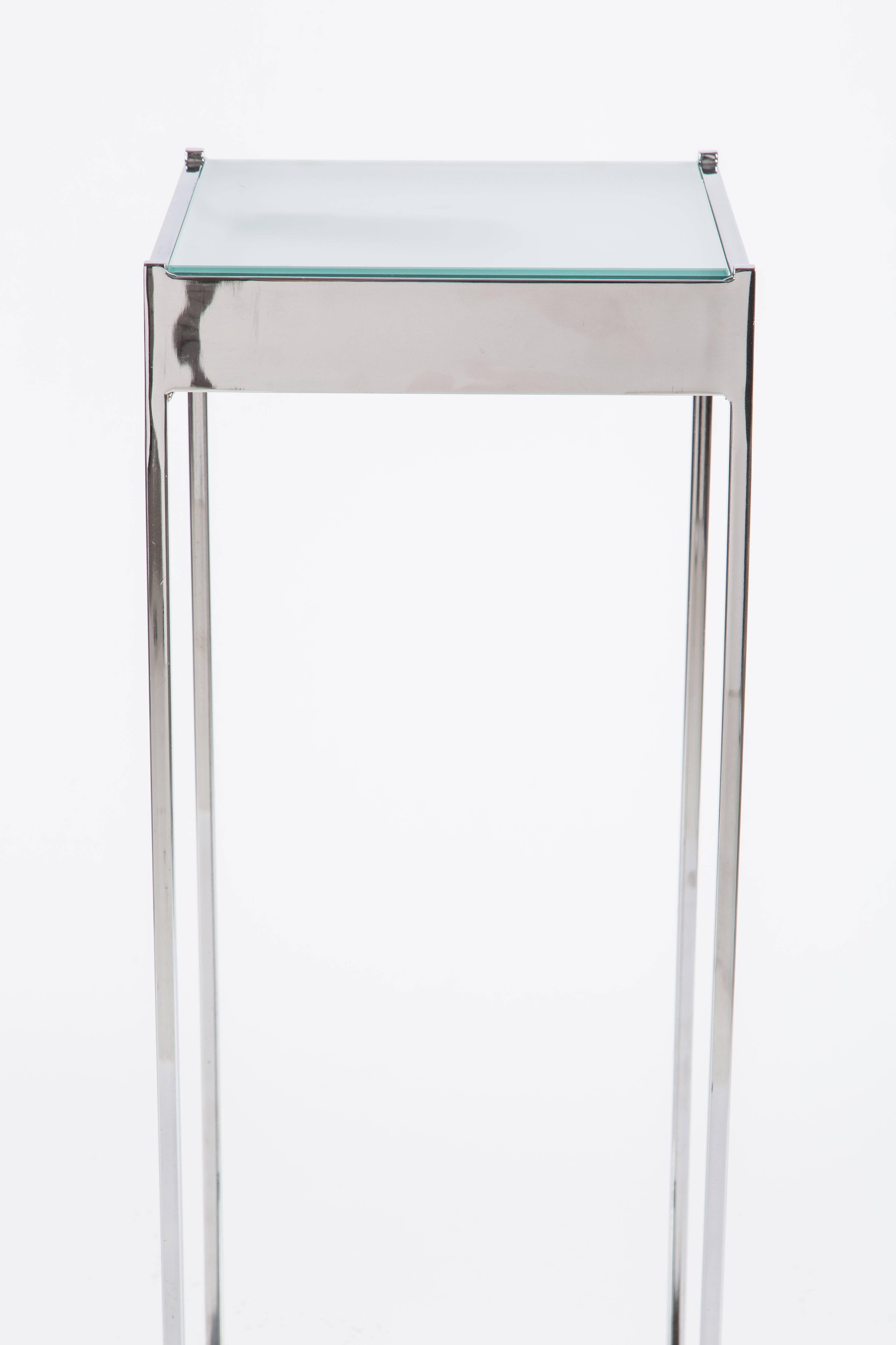 Elegant Pair of Chrome and Glass Light Up Pedestals In Good Condition In Palm Desert, CA