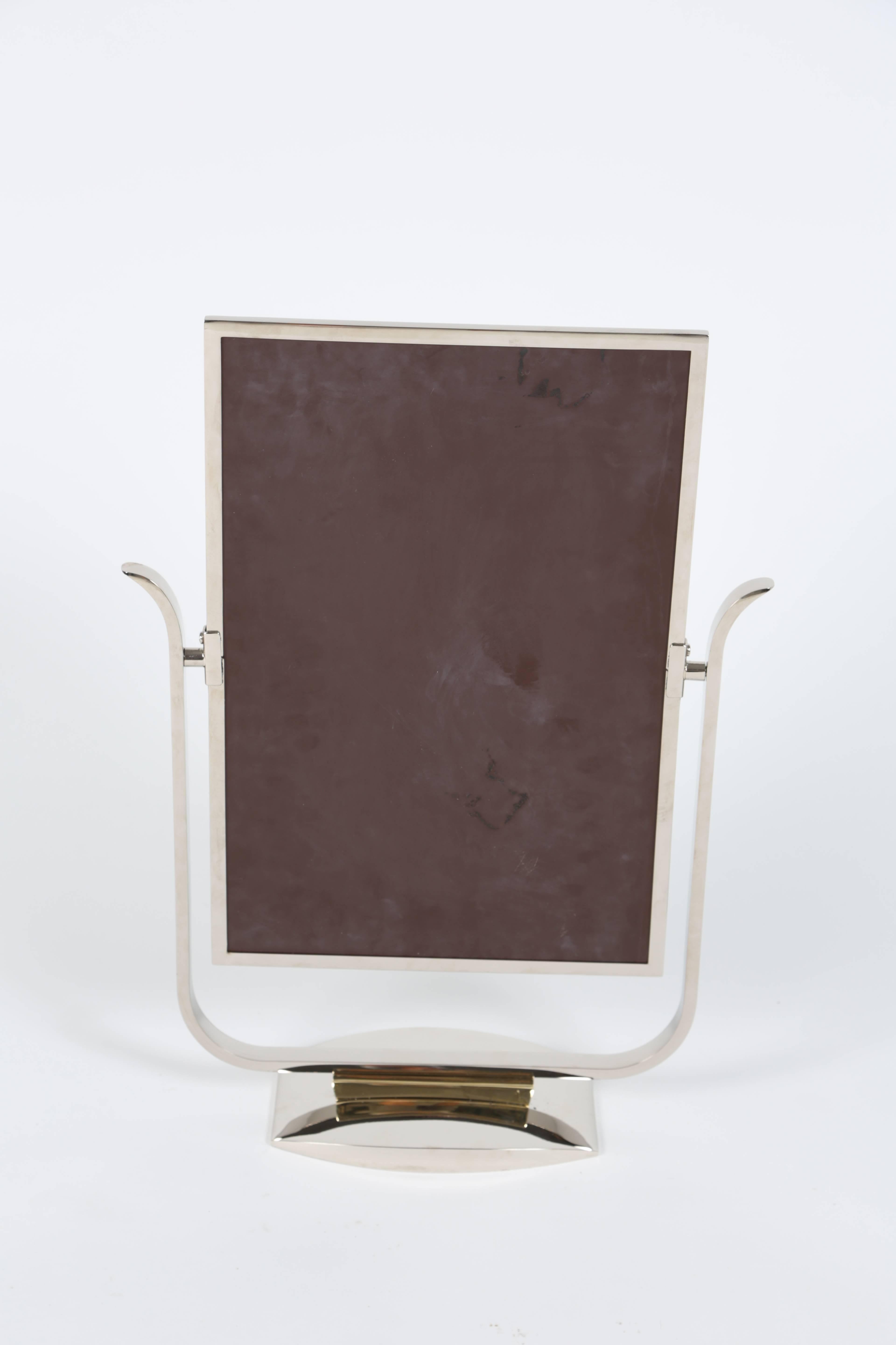 Américain Miroir de table Art Déco en chrome et laiton poli en vente