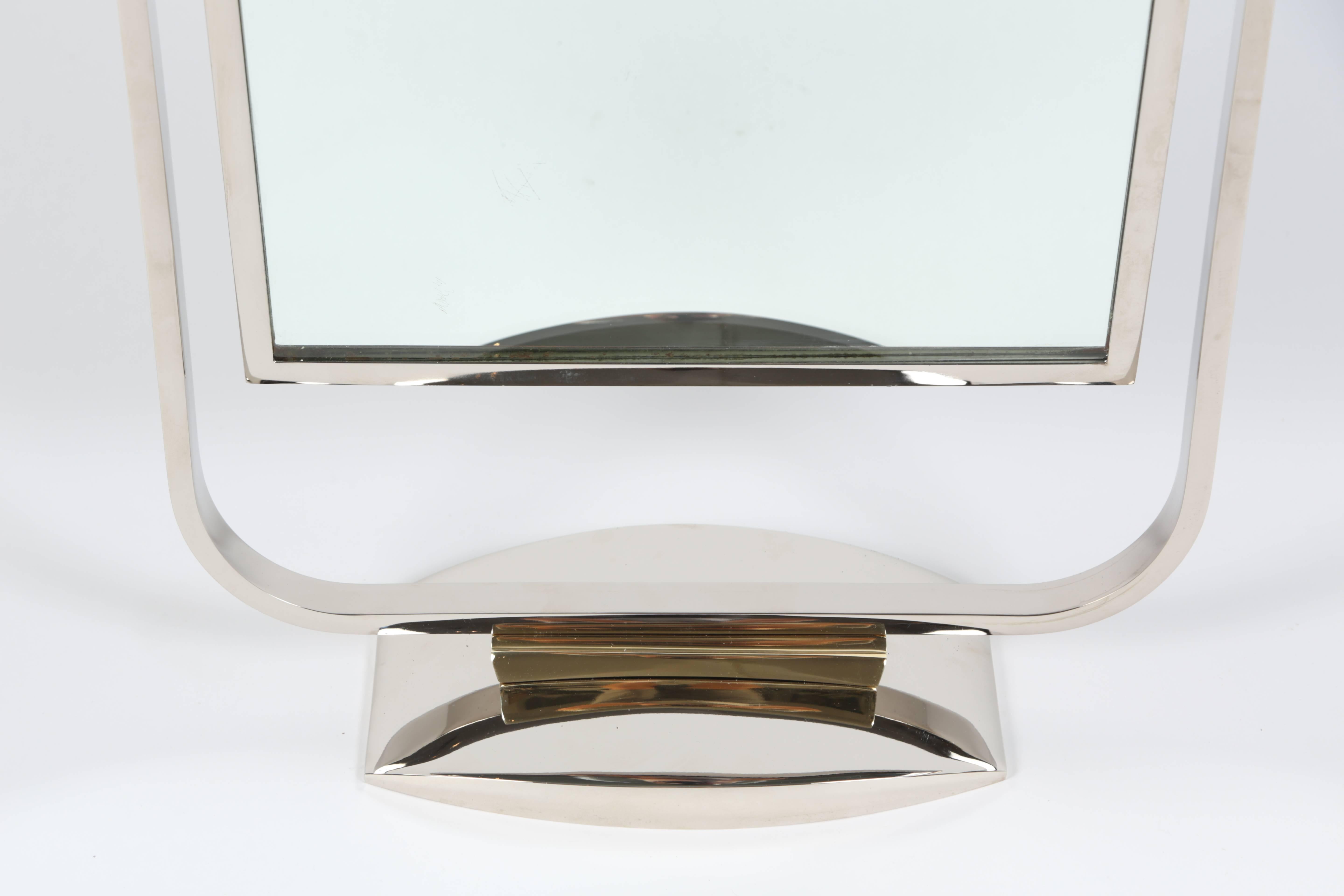 20ième siècle Miroir de table Art Déco en chrome et laiton poli en vente