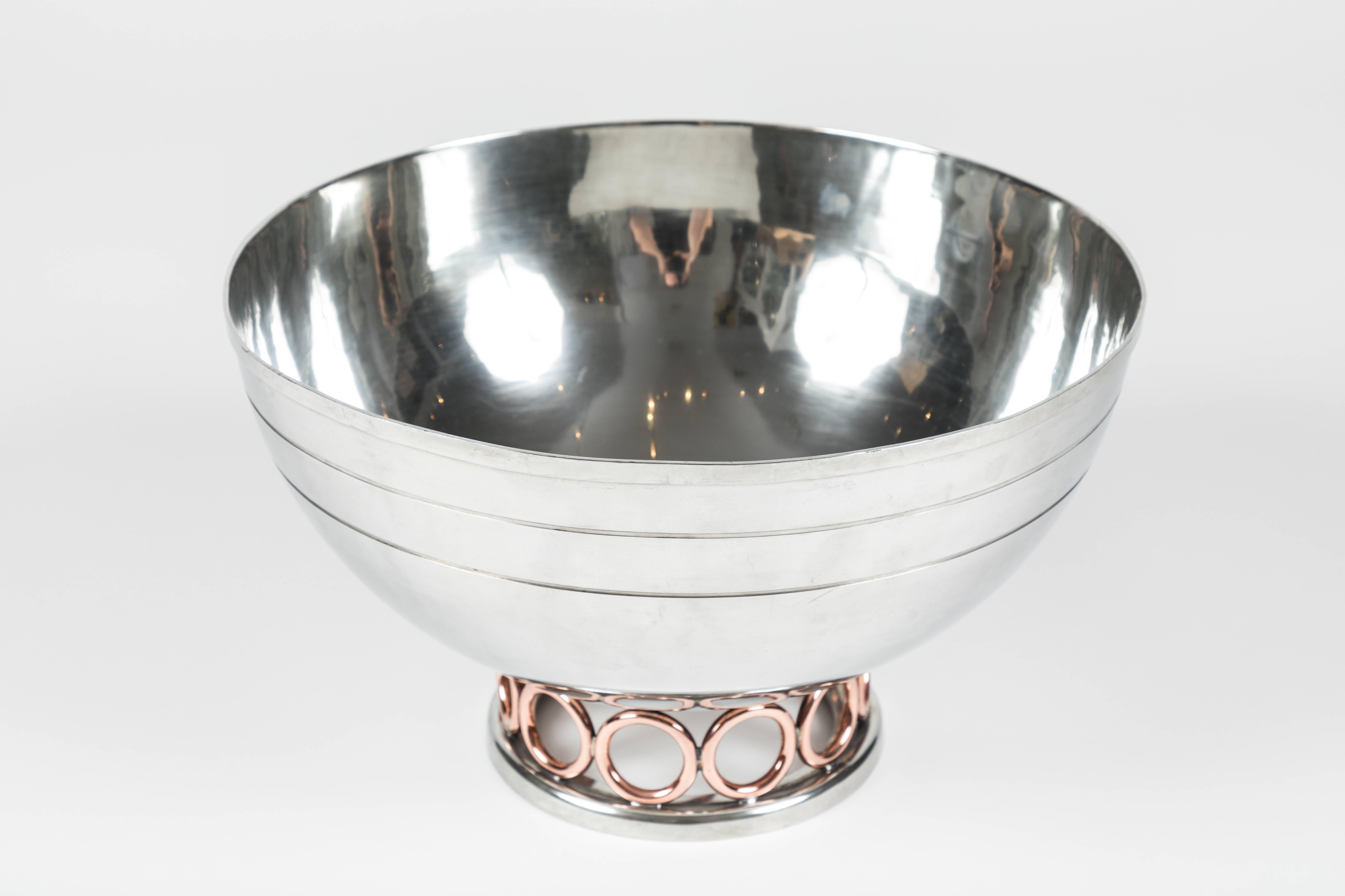 Colonial Pewter Bowl with Copper Accents by Porter Blanchard In Good Condition In Palm Desert, CA