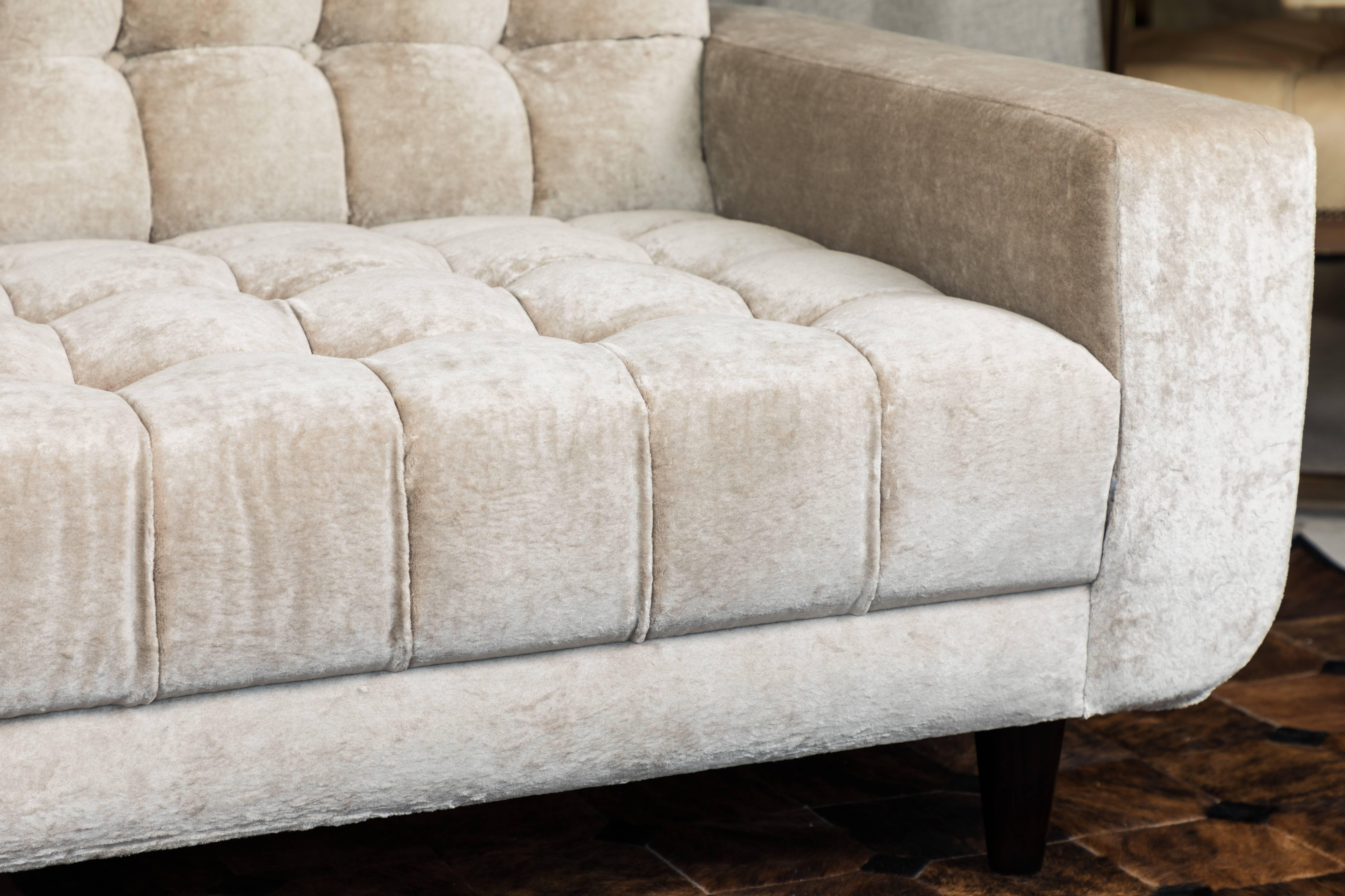 Beautiful Biscuit Tufted Ledge Back Sofa by William Haines In Excellent Condition In Palm Desert, CA