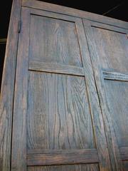 Dos Gallos Custom Large Oak Wood Cabinet oder Kleiderschrank