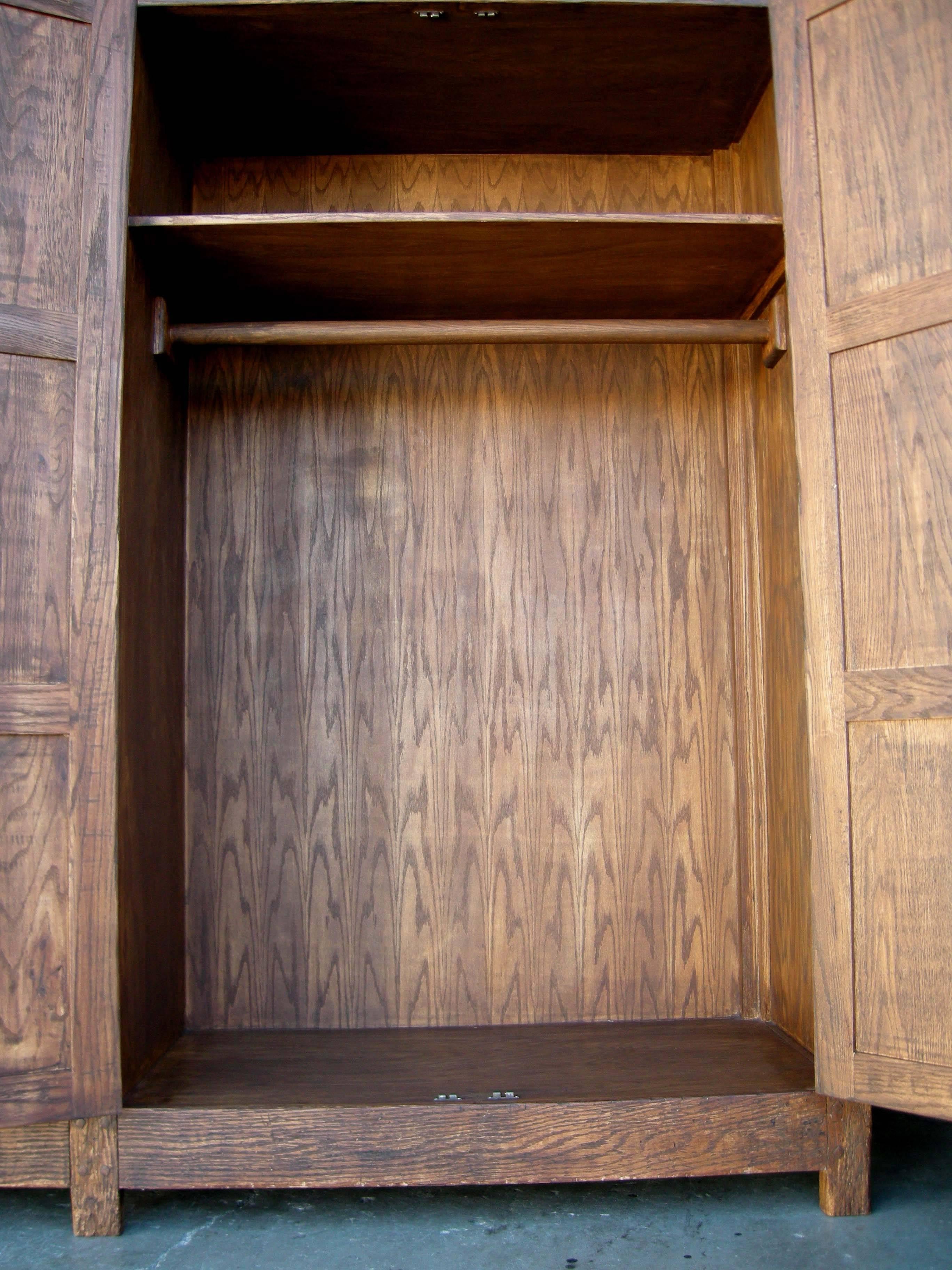 Dos Gallos - Grande armoire ou penderie en bois Oak sur mesure en vente 2