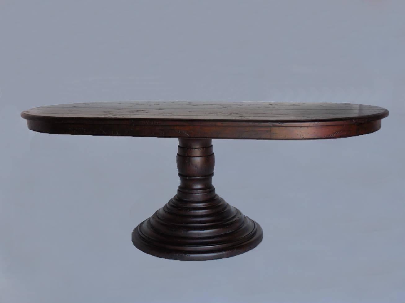 Style international Table de salle à manger ovale à piédestal Dos Gallos en bois de noyer avec piédestal en forme de ruche, faite sur mesure en vente
