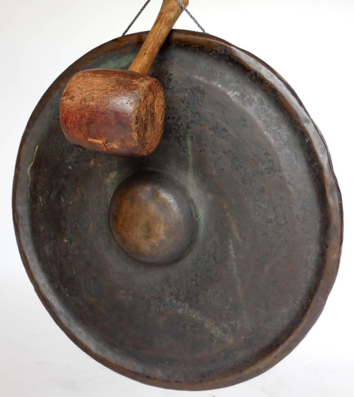 Unique 19th century Japanese petite bronze gong with scalloped edges and large wooden mallet/striker.
Great old natural patina on bronze and nice resonance!