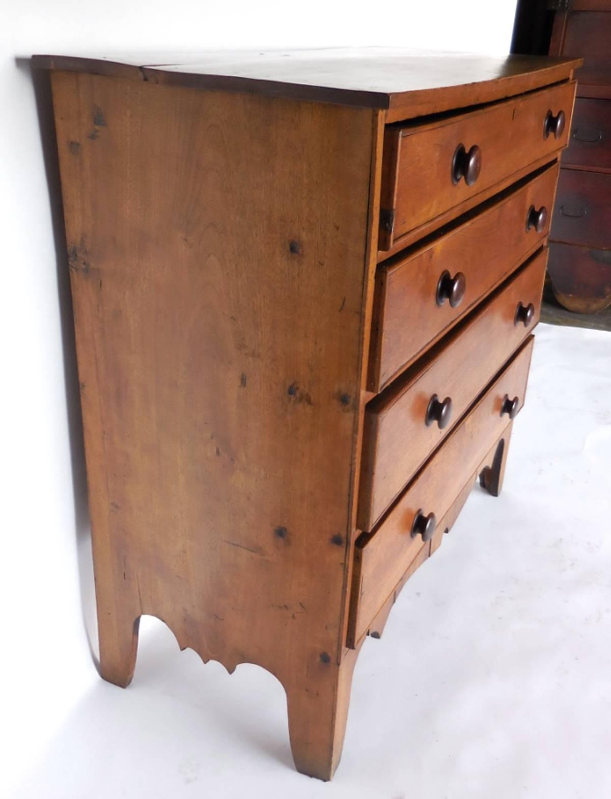 American Country Hepplewhite Chest of Drawers