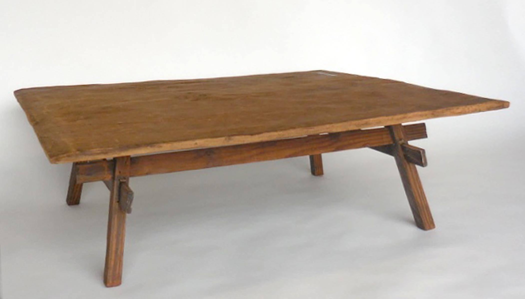 Rustic Coffee Table with Straight Legs In Good Condition In Los Angeles, CA