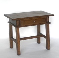 Mesa auxiliar o mesilla de noche de nogal a medida con cajón by Dos Gallos