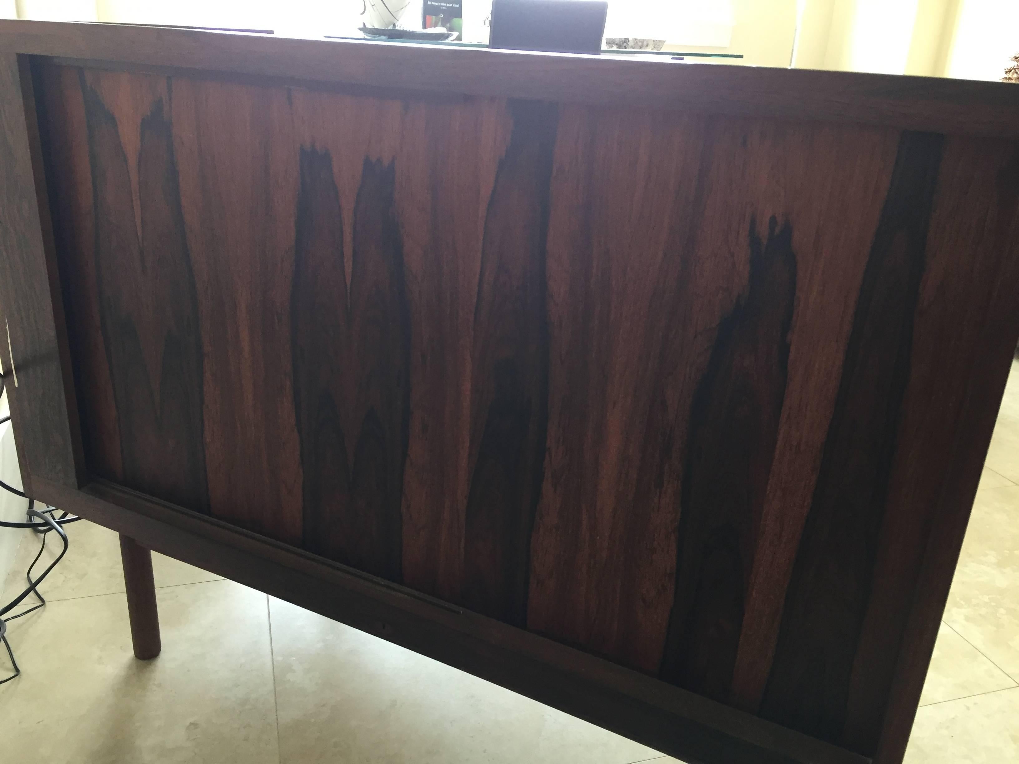 20th Century Midcentury Rosewood Bar/Sideboard in the Style of Arne Vodder For Sale