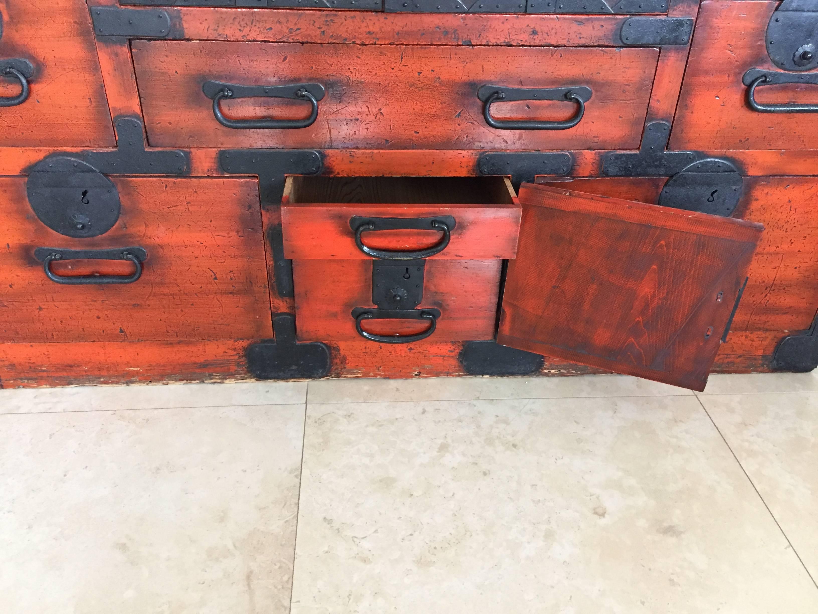 19th Century Japanese Lacquered Tansu For Sale 1