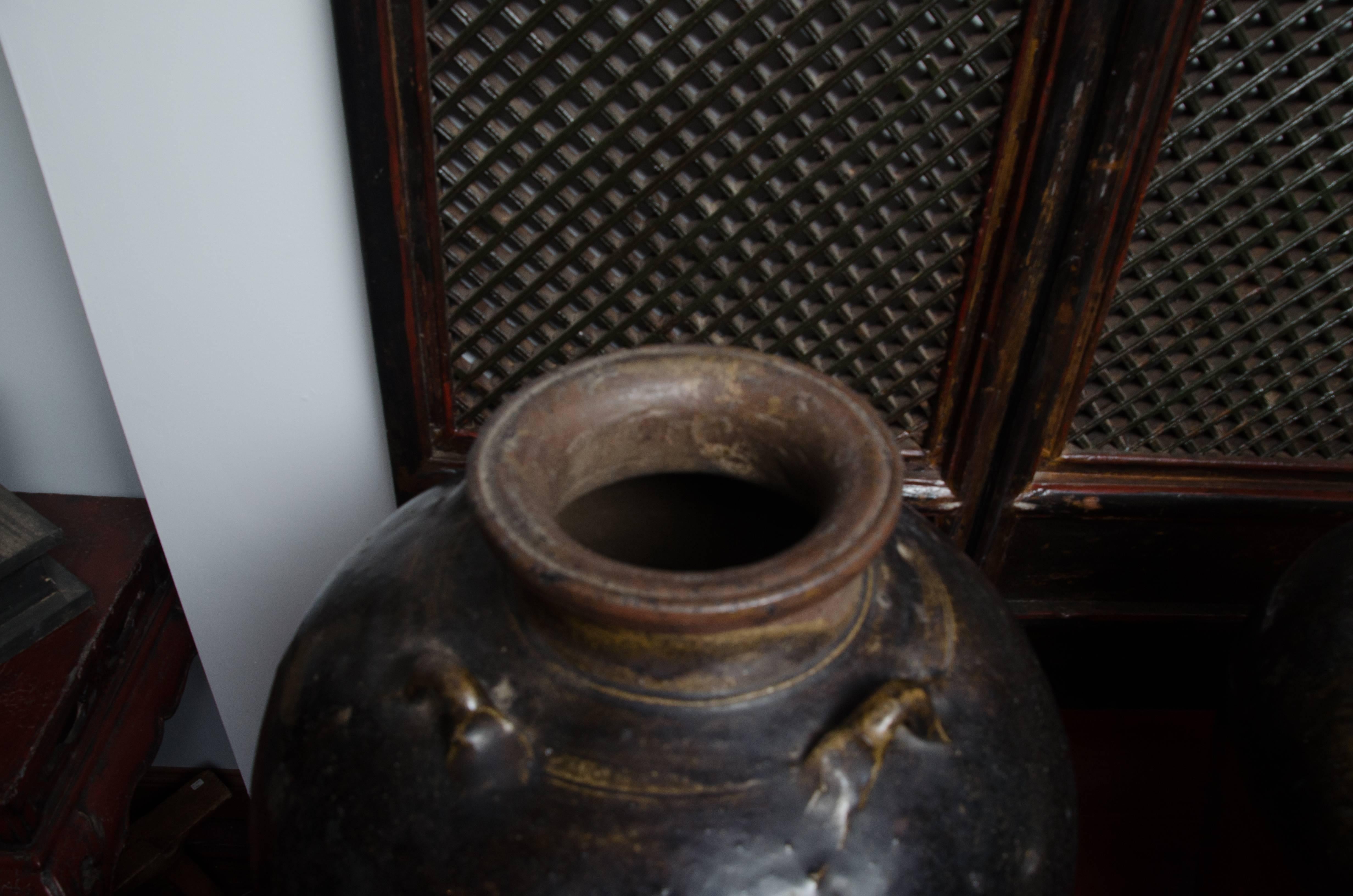 Early 18th Century Thai Glazed Terra Cotta Water Vessel For Sale 2