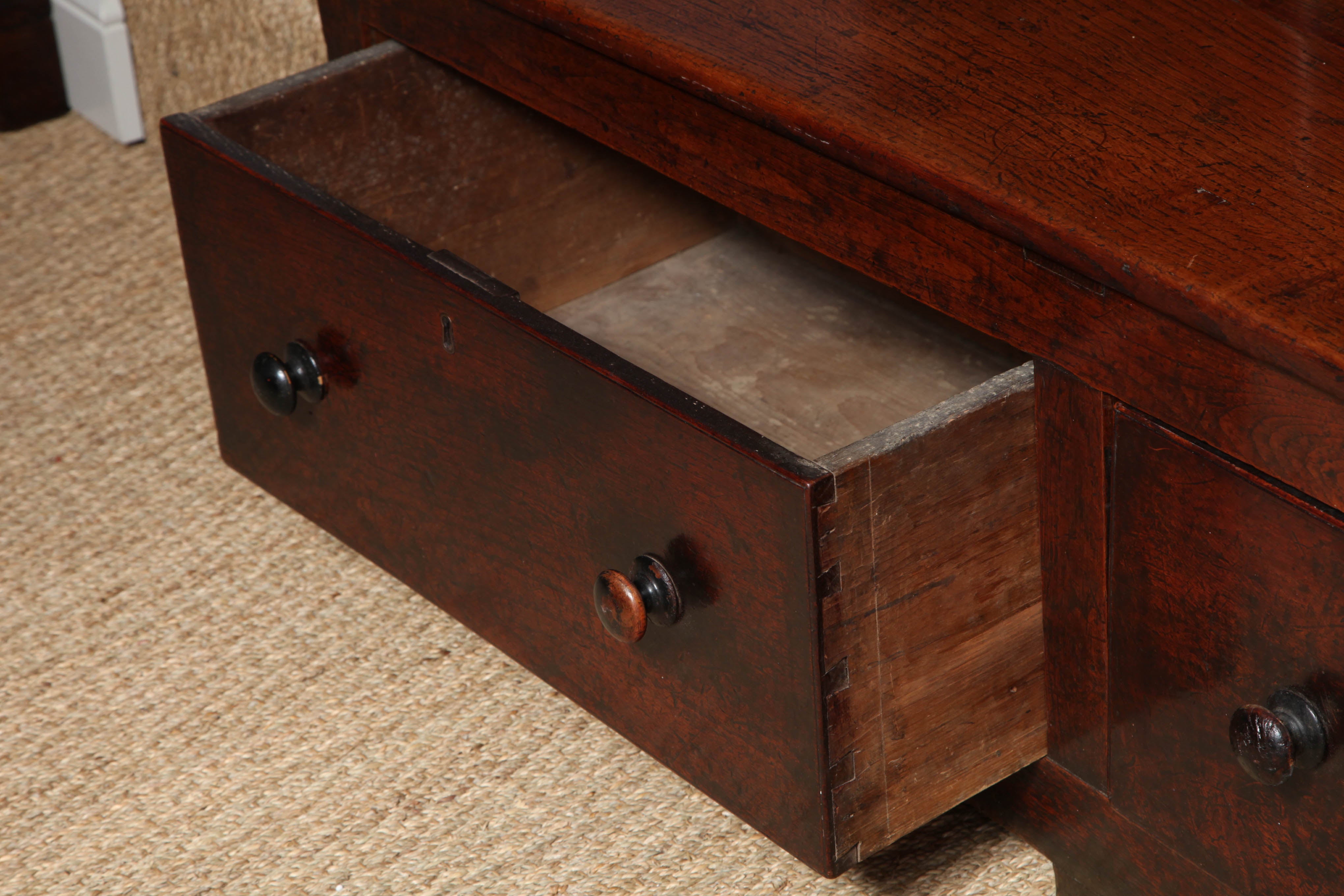 Fine English Oak Pub Settle with Tankard Table 1