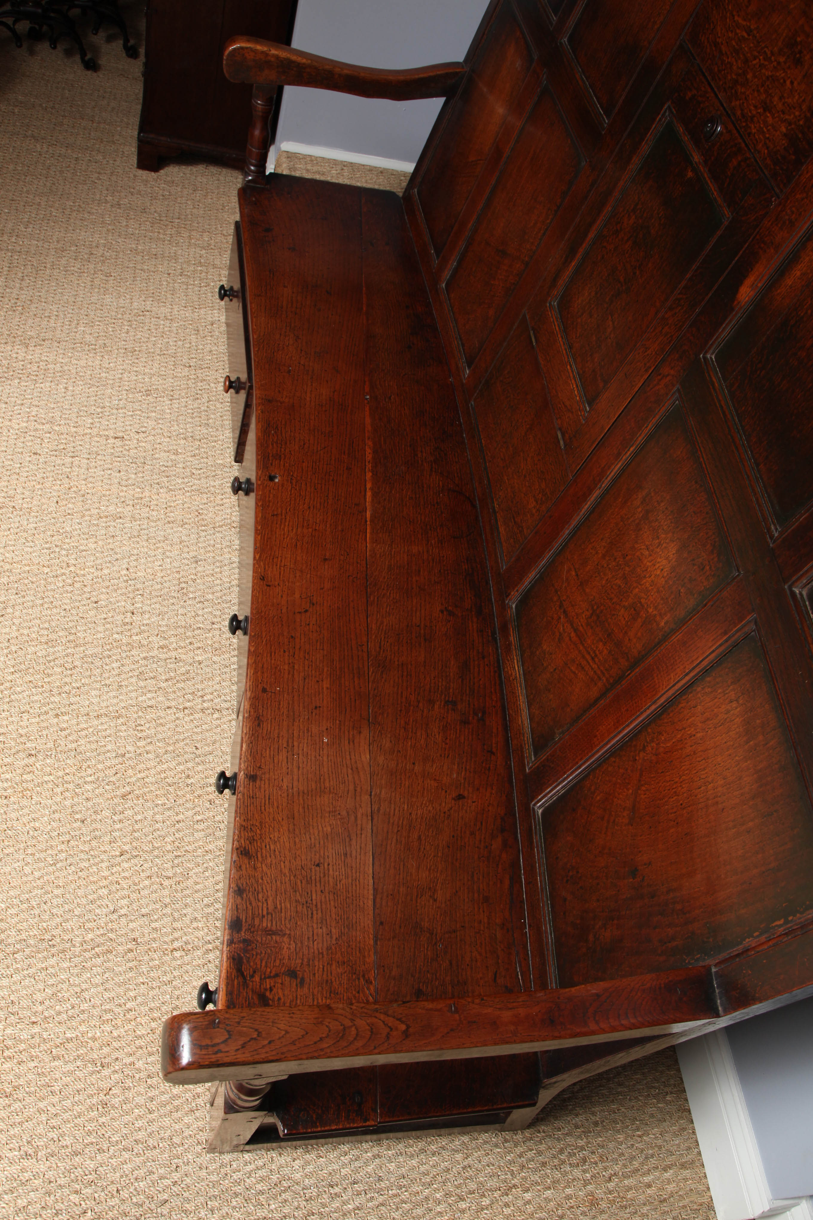 Fine English Oak Pub Settle with Tankard Table 2