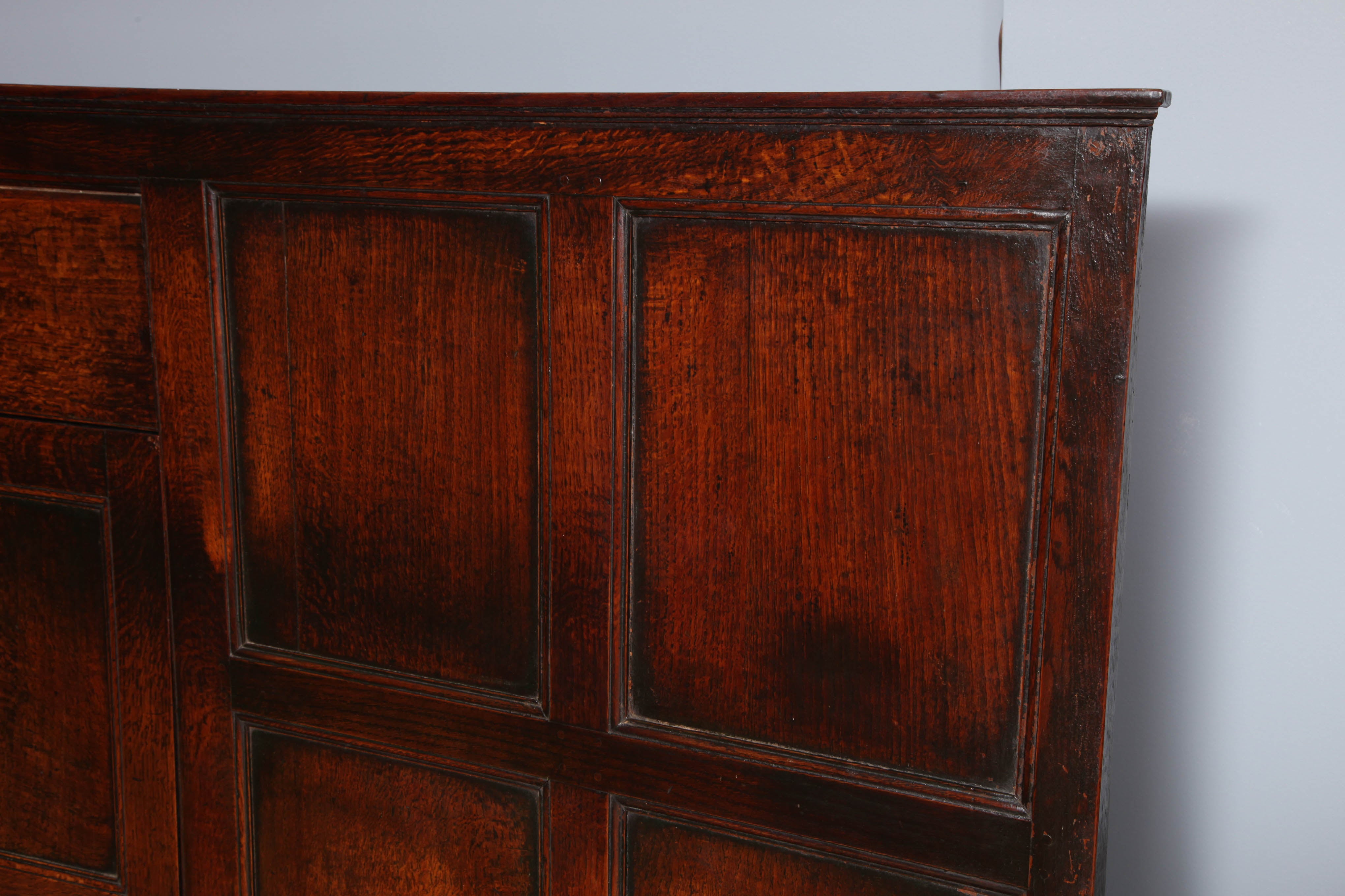 Fine English Oak Pub Settle with Tankard Table 3