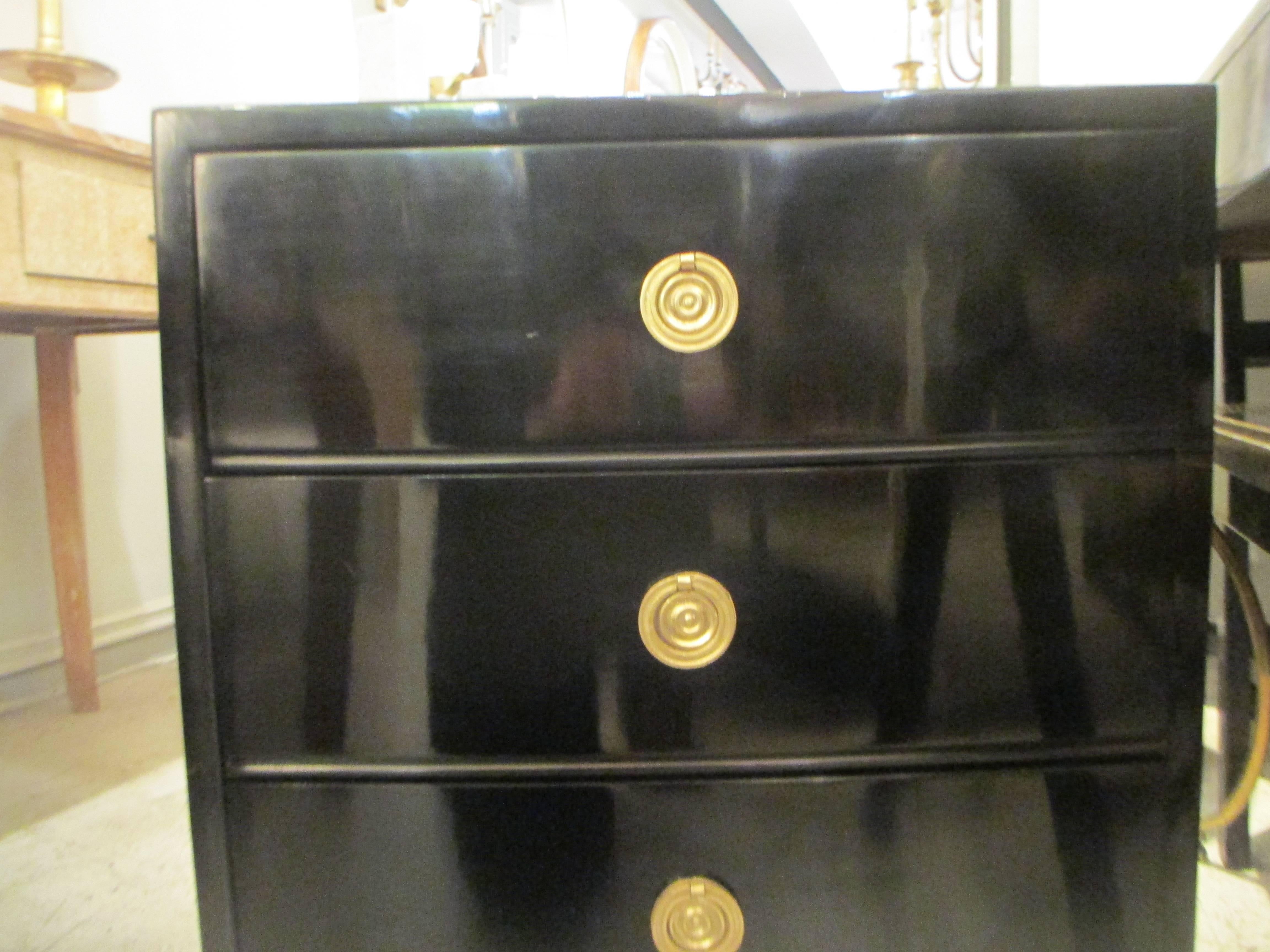 Pair of Mid-Century Lacquered Nightstands in the Neoclassic Manner 3