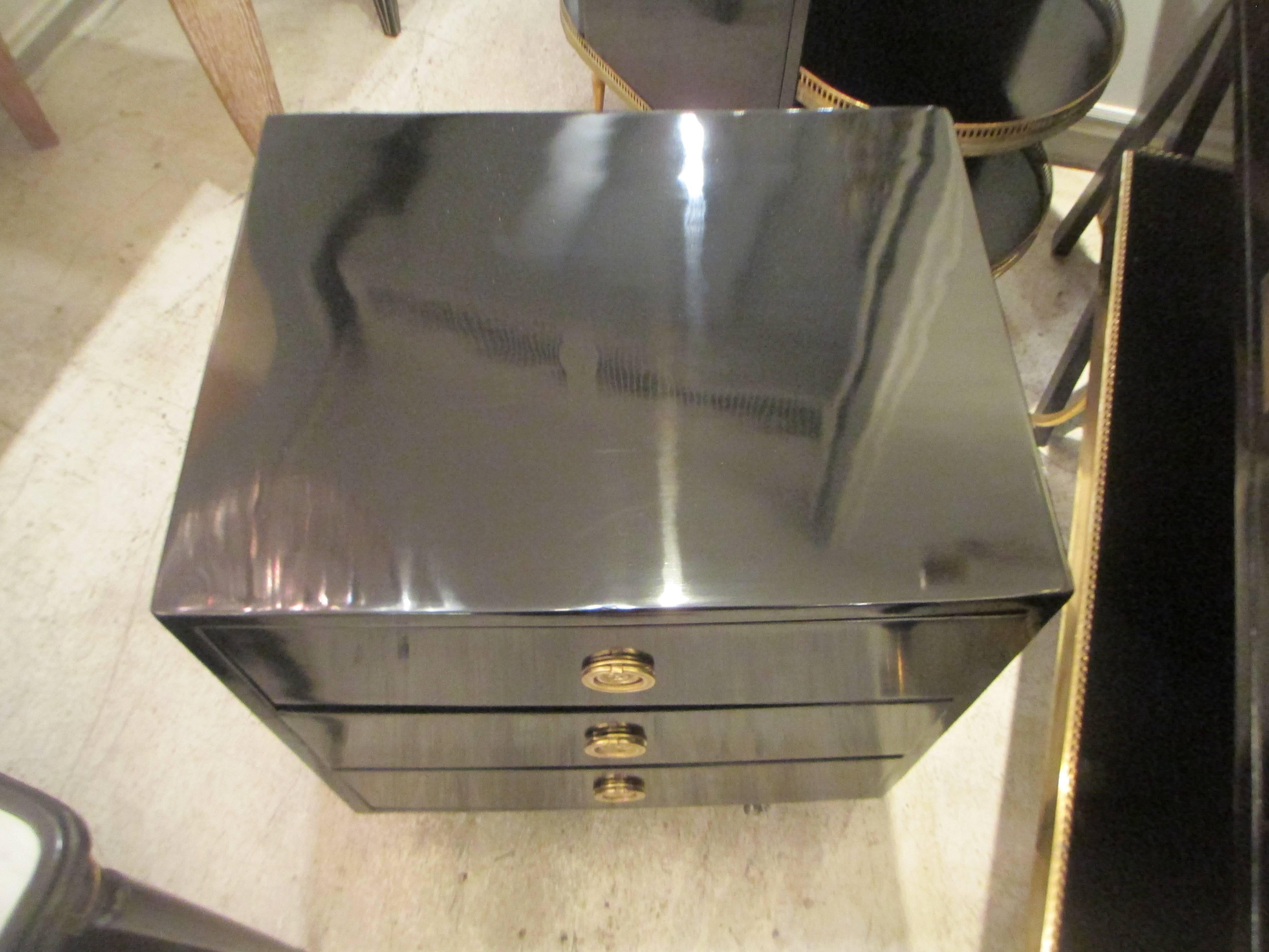 Pair of Mid-Century Lacquered Nightstands in the Neoclassic Manner 5