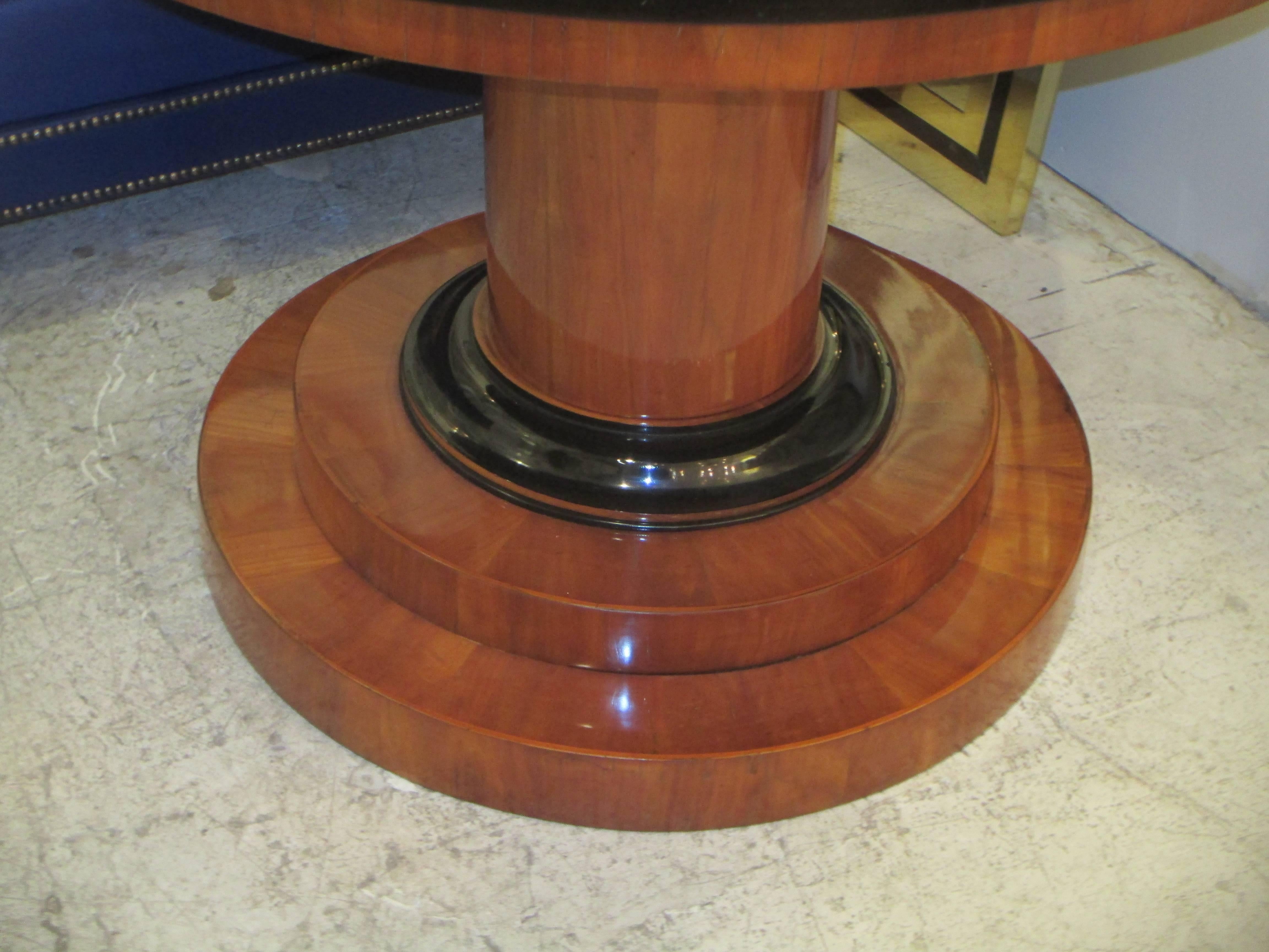 Sculptural Biedermeier Center Table In Excellent Condition In New York, NY